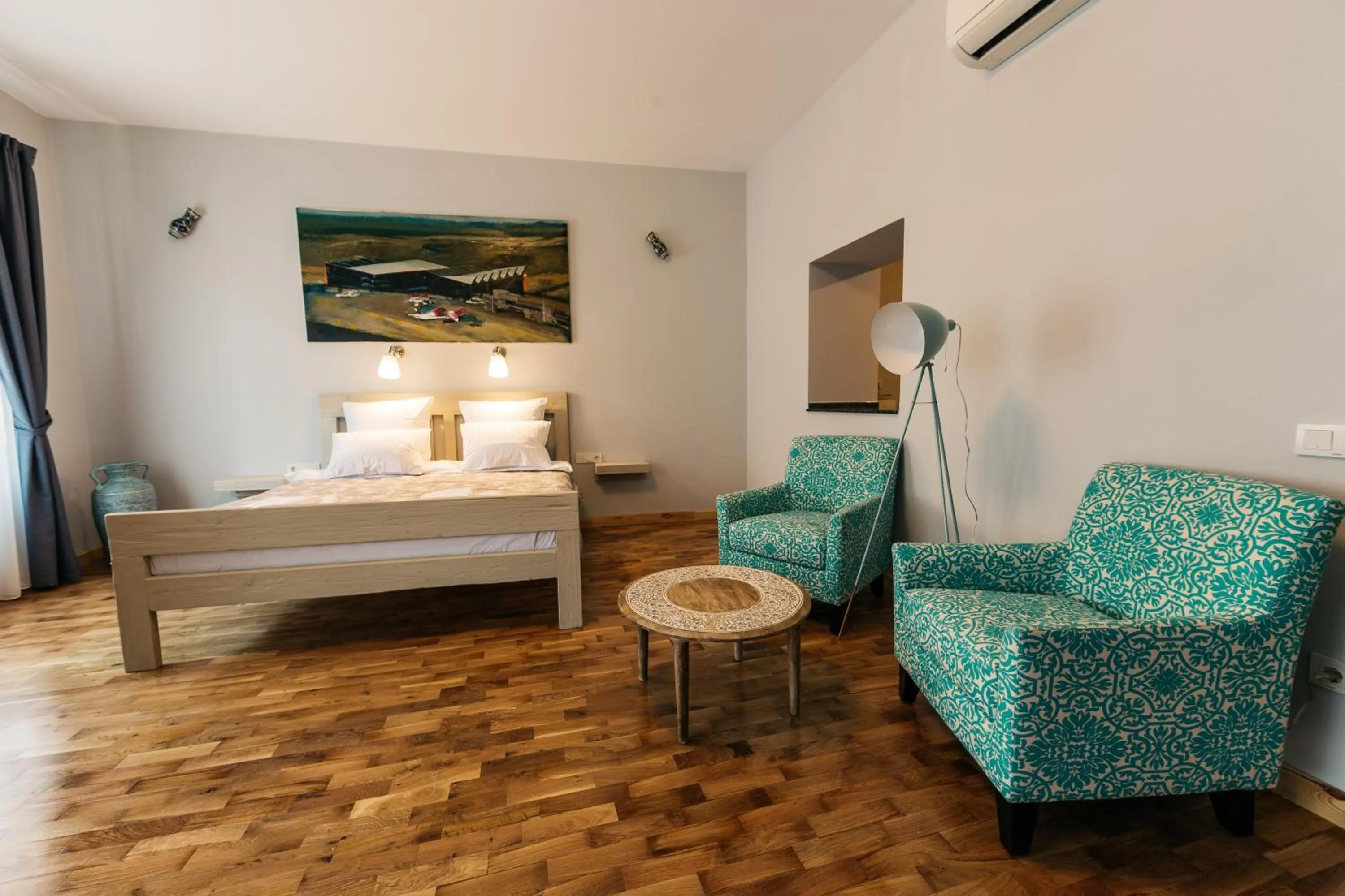 Living room, Bed in YellowBoot Aparthotel