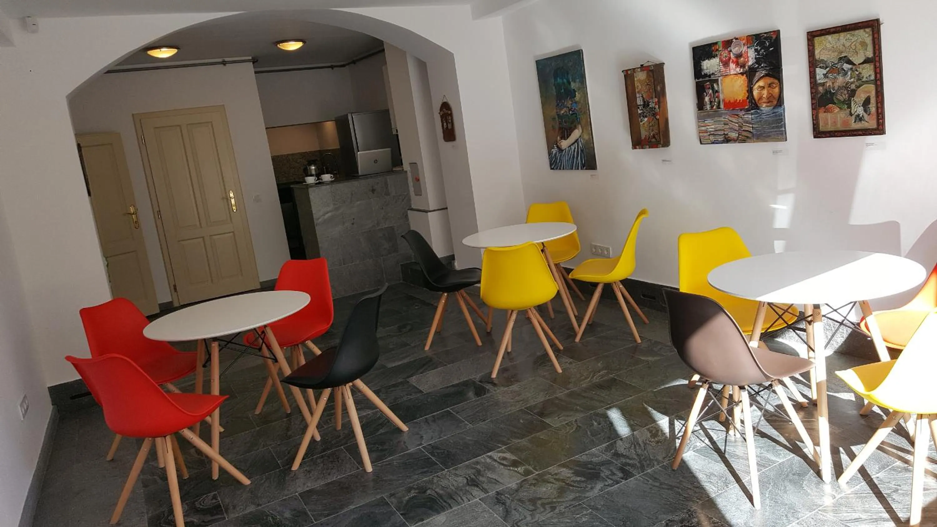 Restaurant/places to eat in YellowBoot Aparthotel