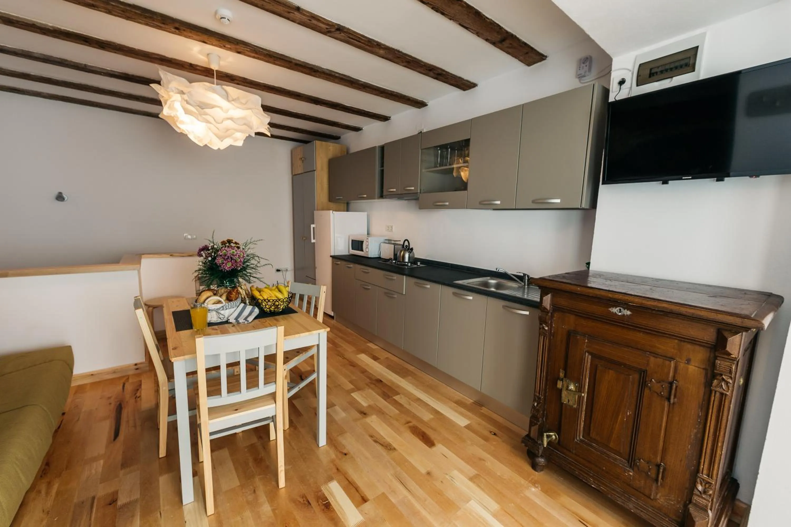 Coffee/tea facilities in YellowBoot Aparthotel