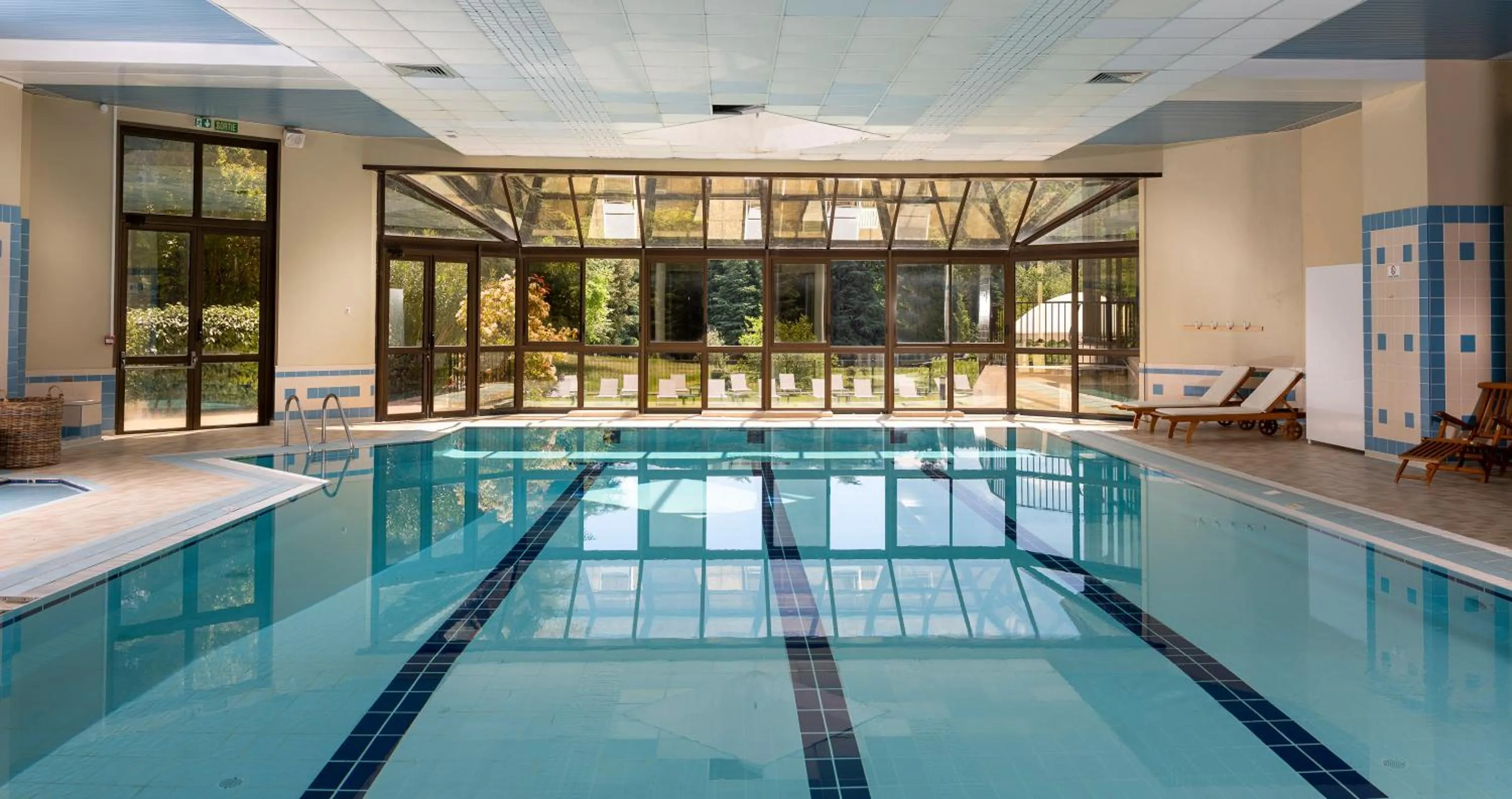 Swimming pool in Domaine Les Sources de Dieulefit