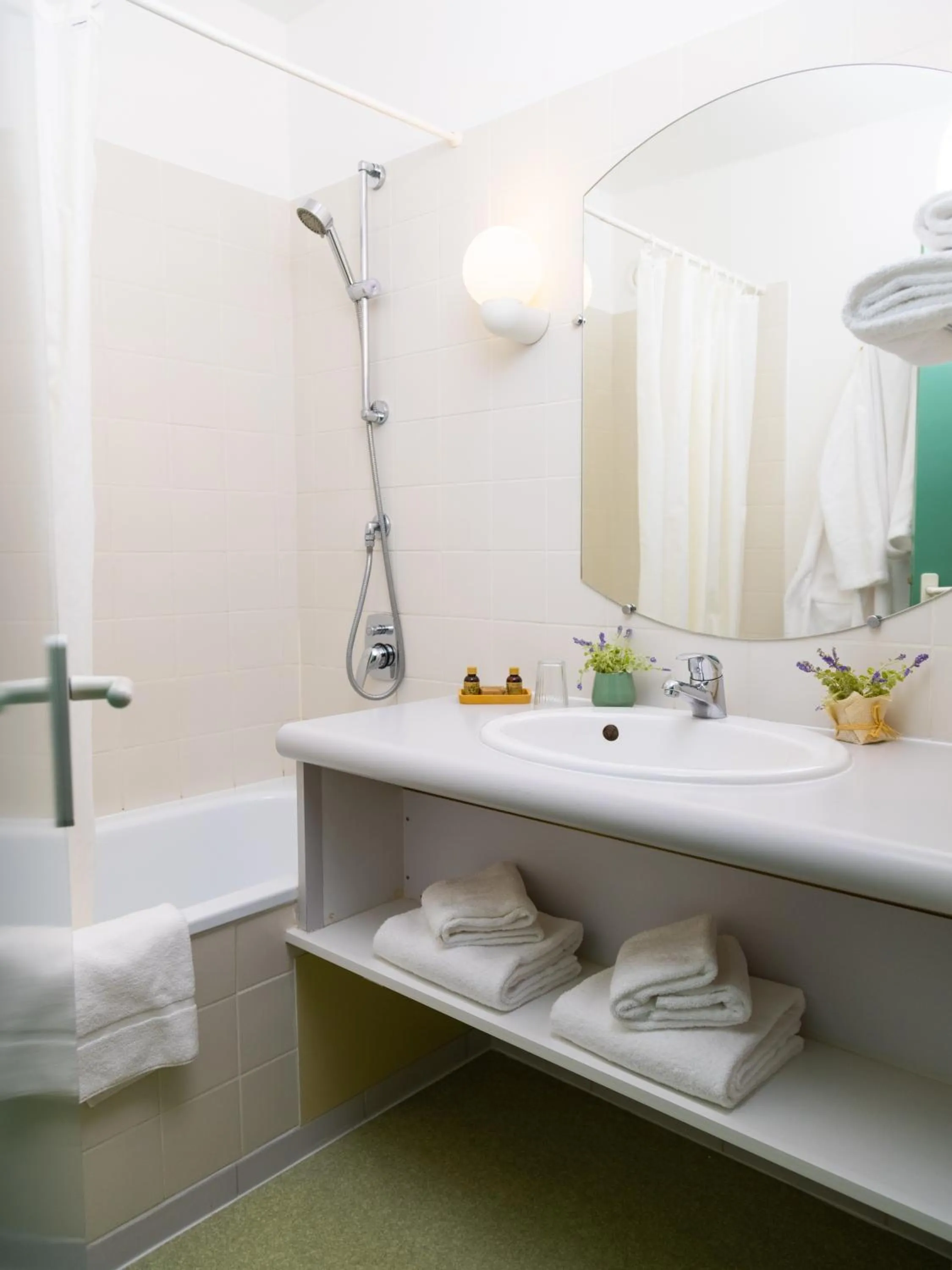Bathroom in Domaine Les Sources de Dieulefit