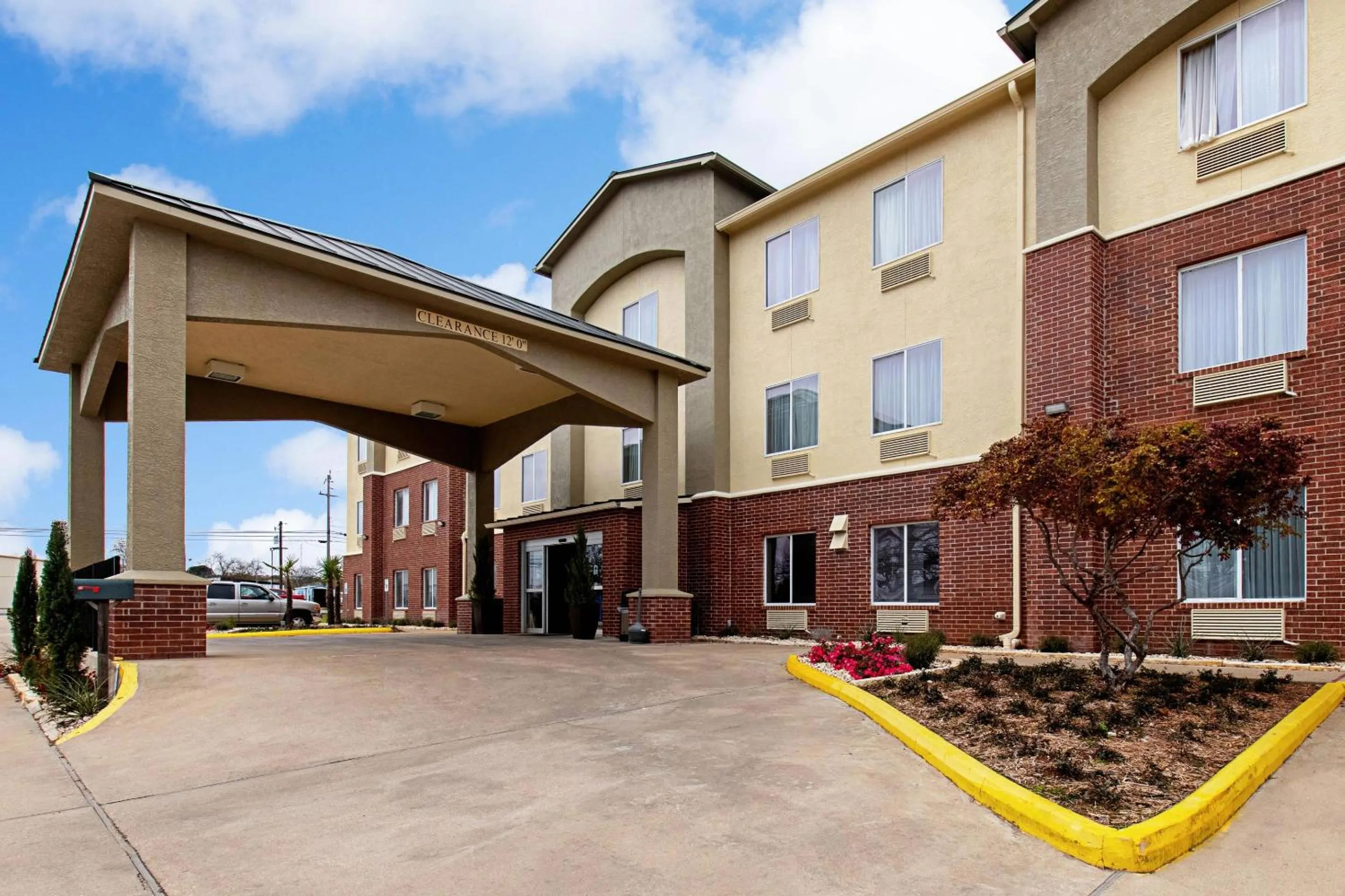 Property building in Comfort Inn & Suites Fredericksburg