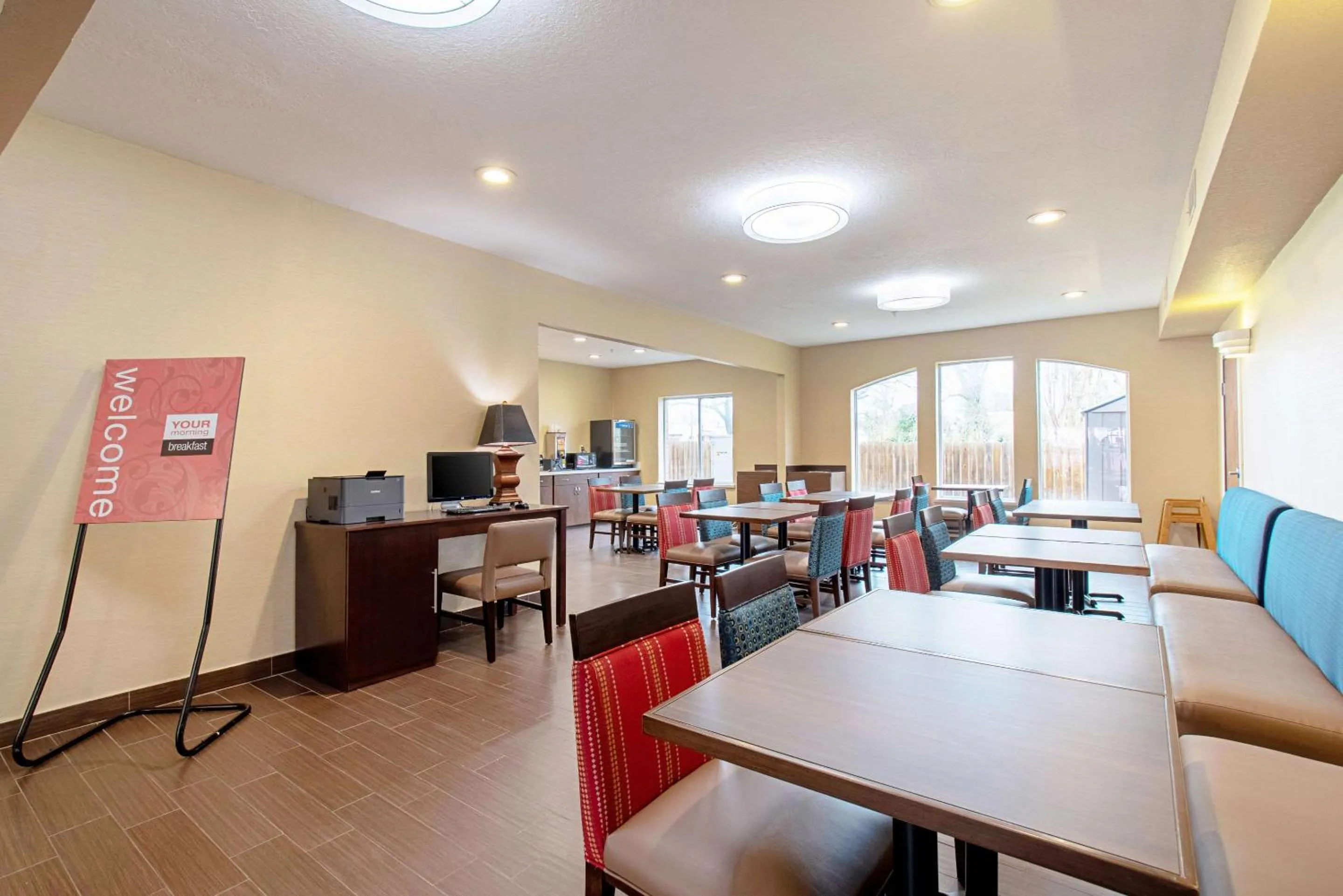 Restaurant/places to eat in Comfort Inn & Suites and Suites Fredericksburg