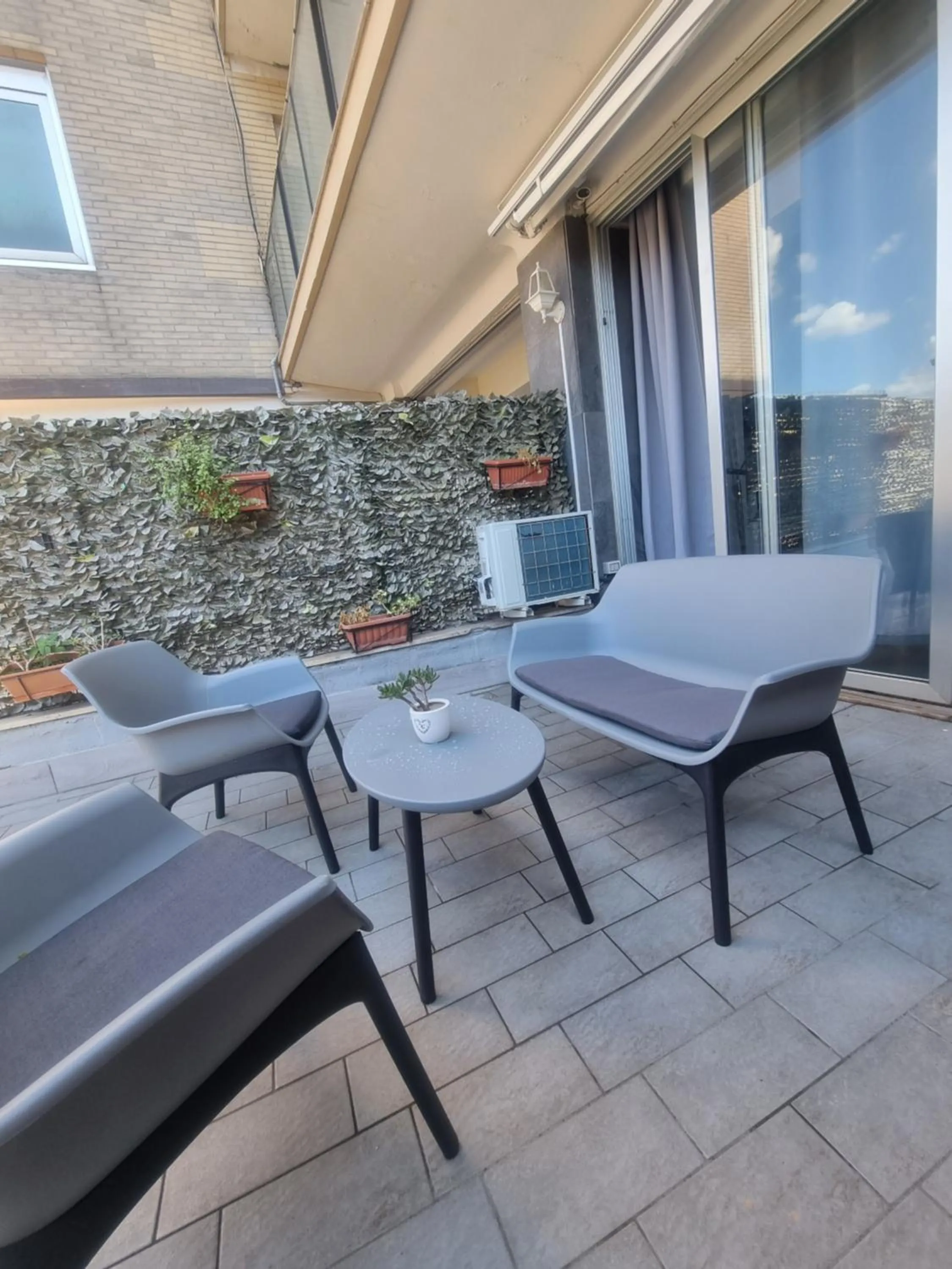 Patio in De Gasperi 55 - By Pera Rooms Collection