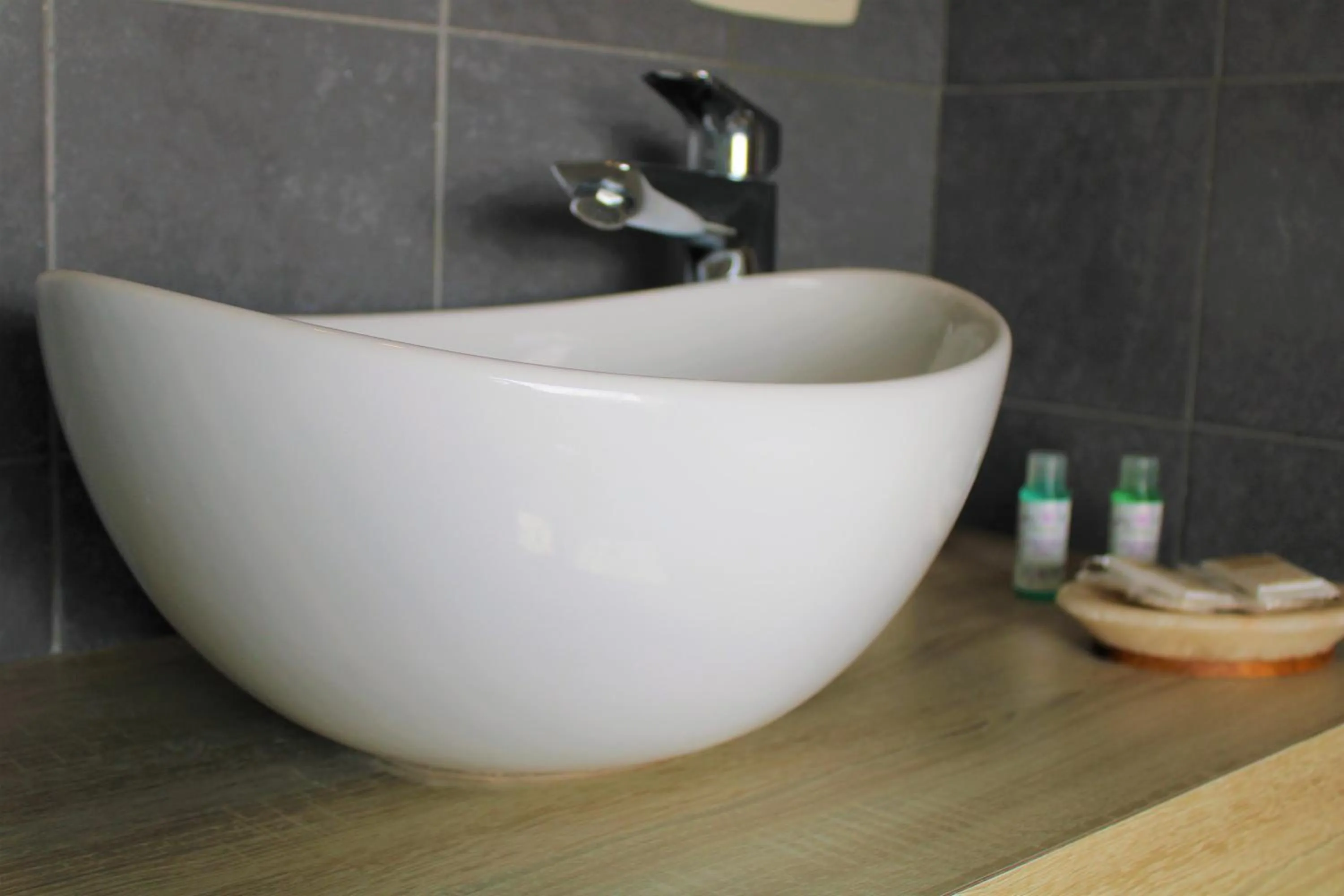 Bathroom in De Gasperi 55 - By Pera Rooms Collection