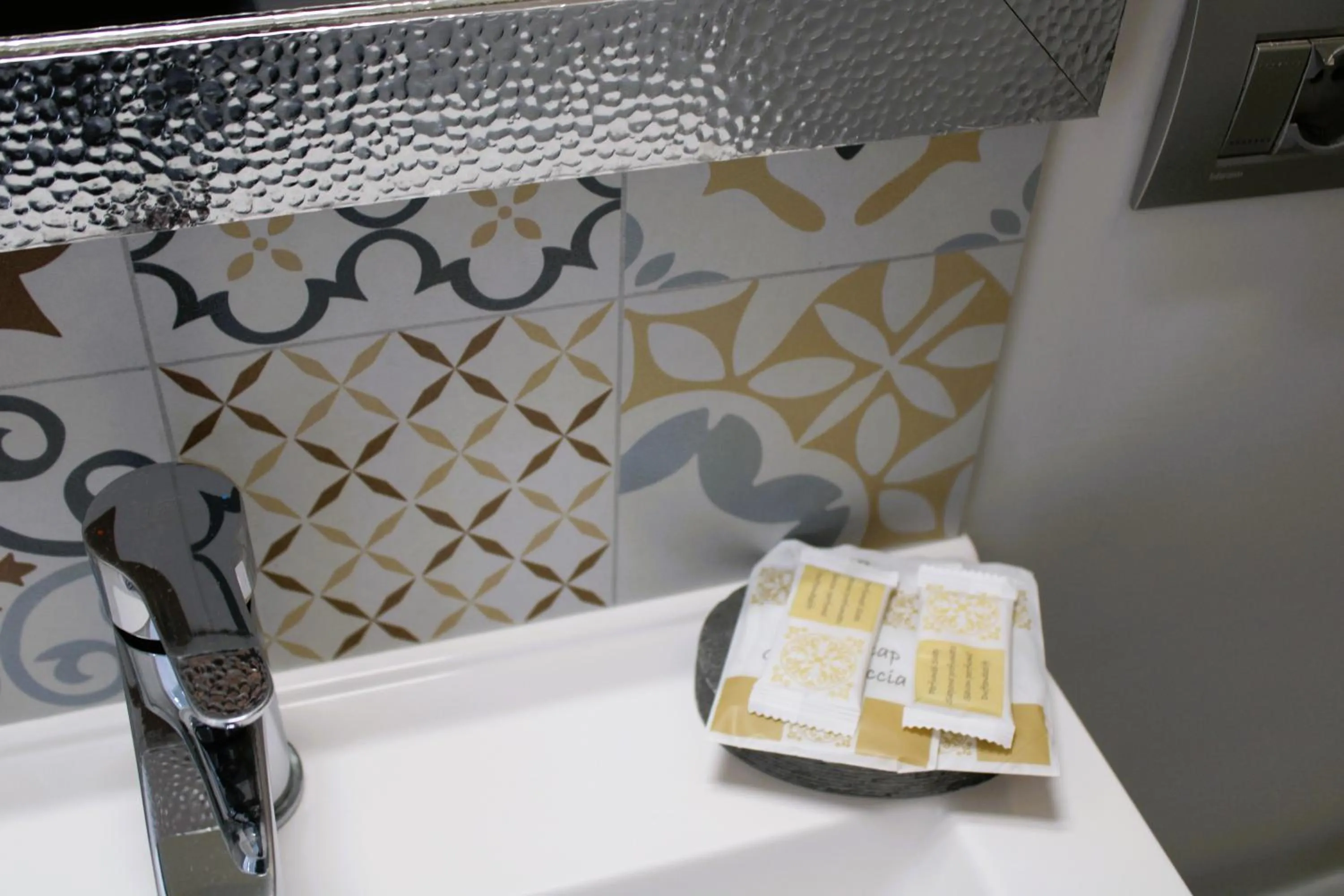 Bathroom in De Gasperi 55 - By Pera Rooms Collection