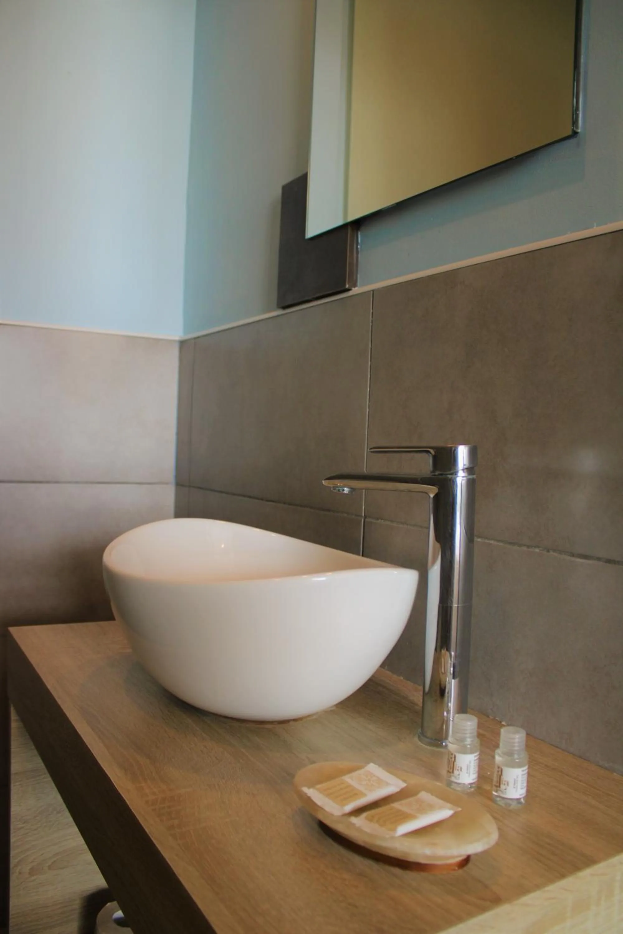 Bathroom in De Gasperi 55 - By Pera Rooms Collection