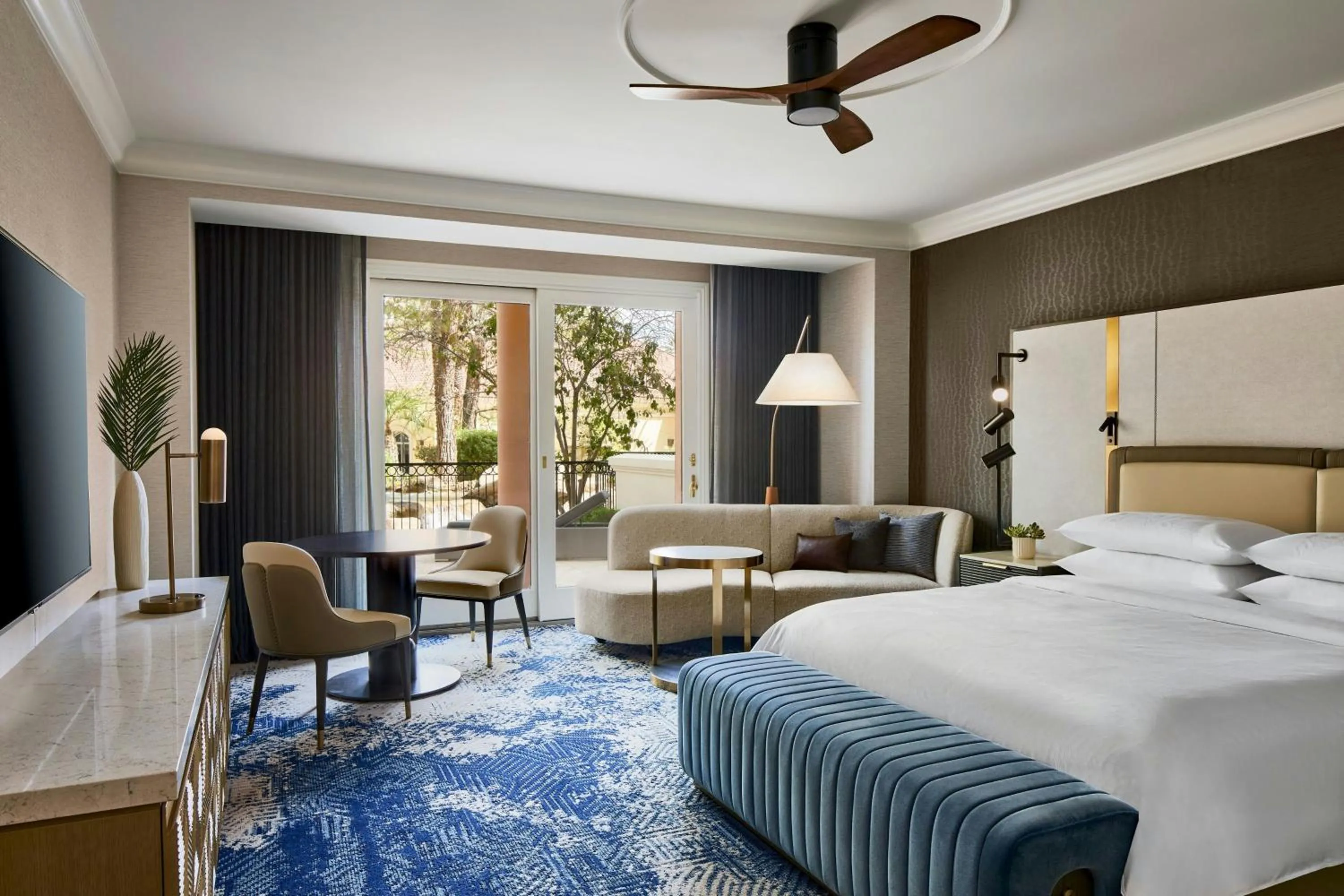 Photo of the whole room, Bed in JW Marriott Las Vegas Resort & Spa