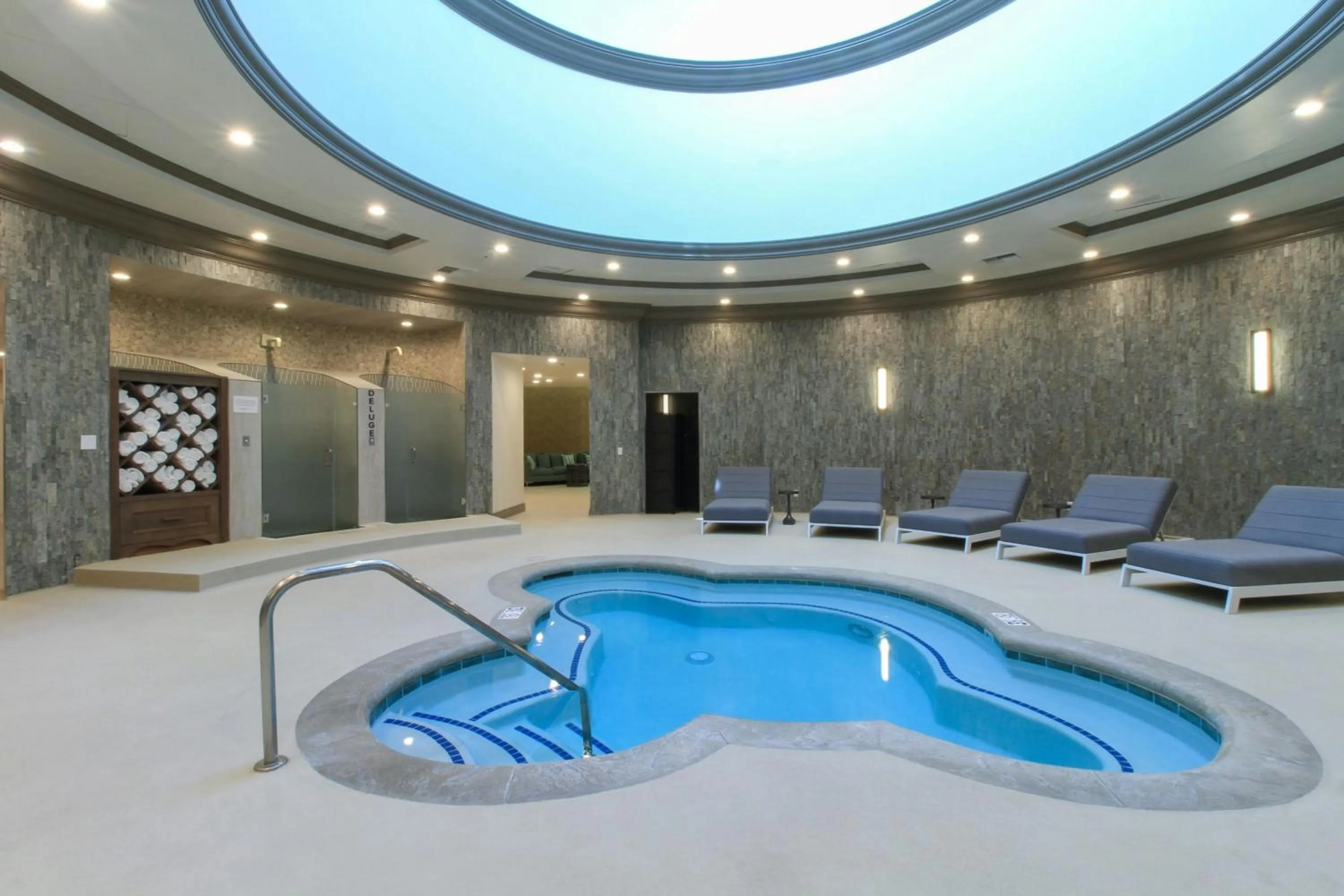 Swimming pool in JW Marriott Las Vegas Resort & Spa