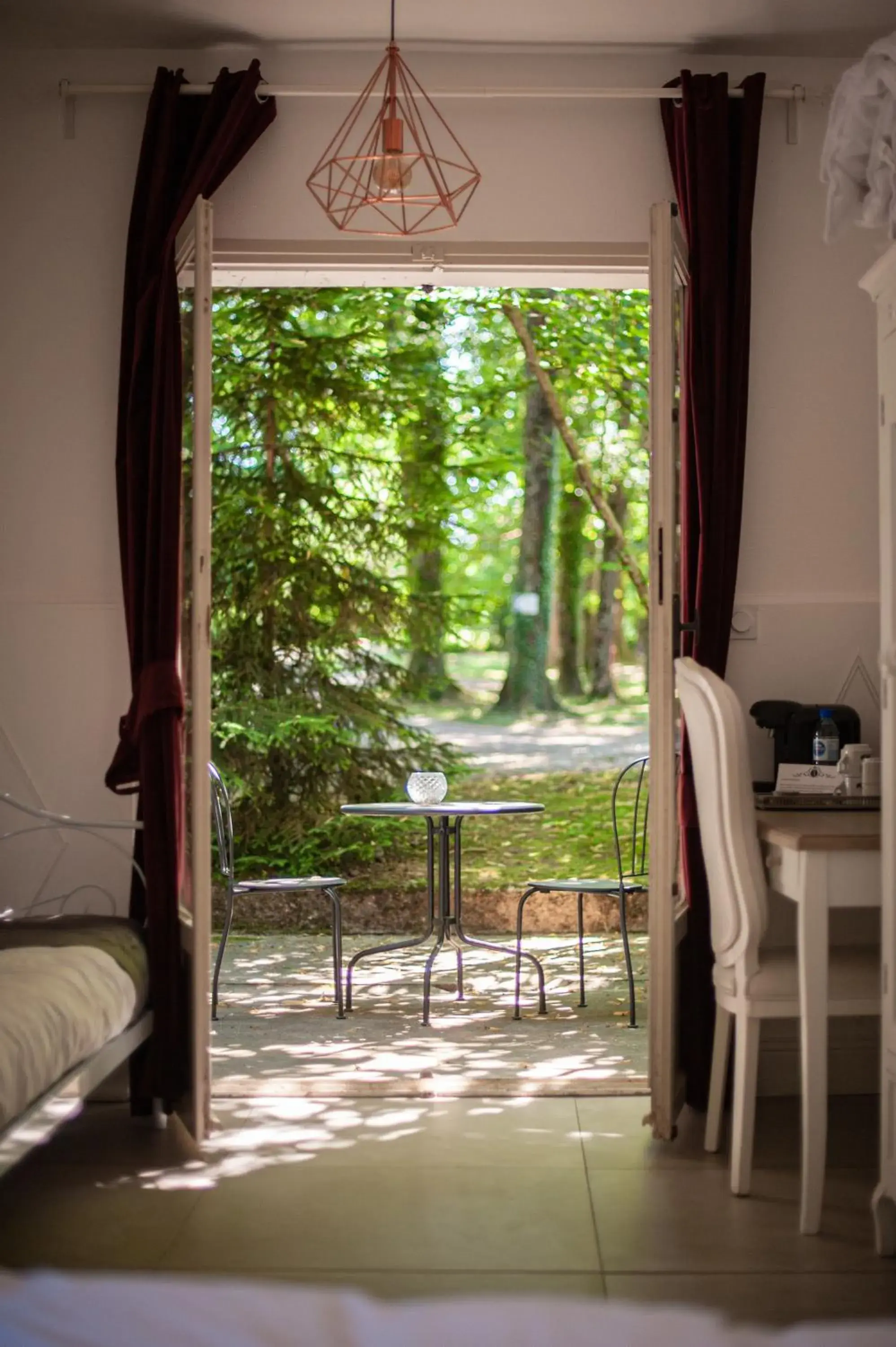 Triple Room with Garden View in Chateau des Ayes - Chambres & suites Triple Room with Garden View in Chateau des Ayes - Chambres & suites