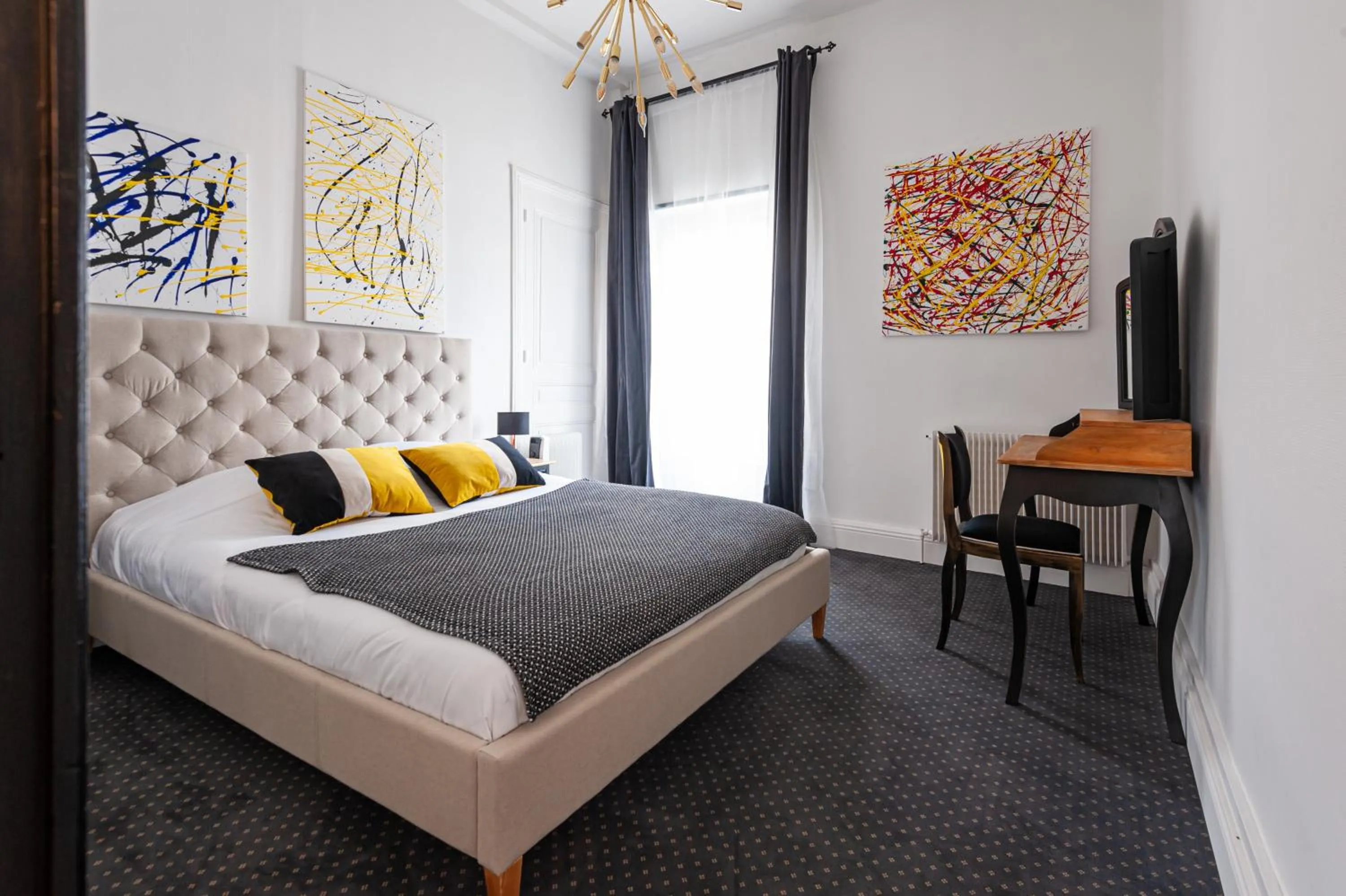 Bed in Chateau des Ayes - Chambres & suites