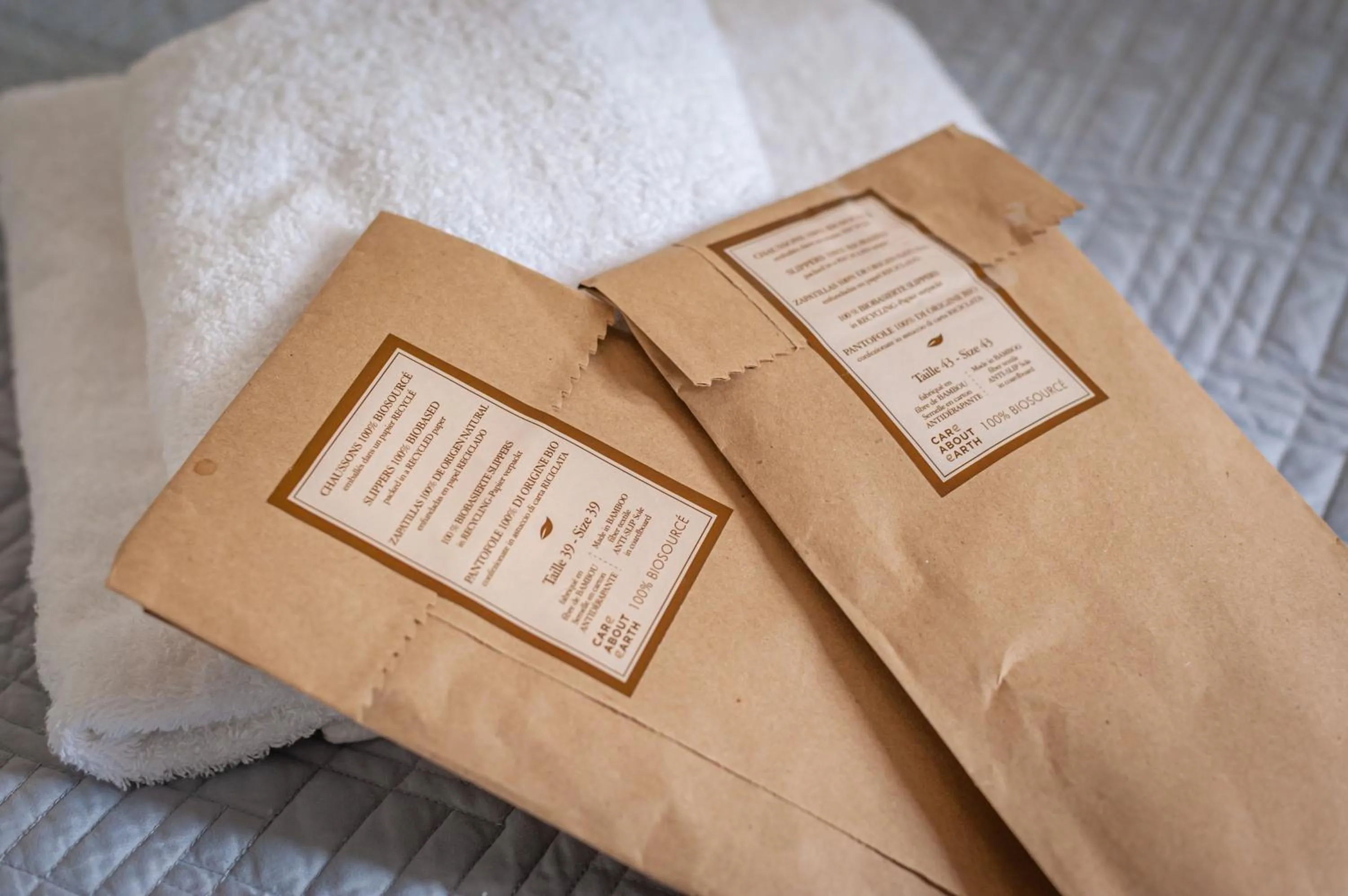 Bed in Chateau des Ayes - Chambres & suites