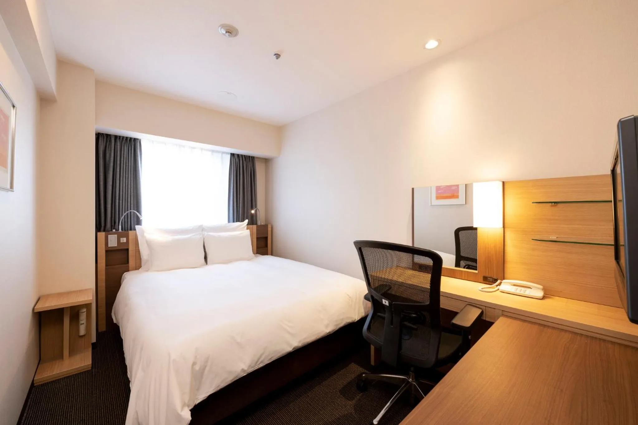 Standard Queen Room - single occupancy in ANA Crowne Plaza Hiroshima by IHG