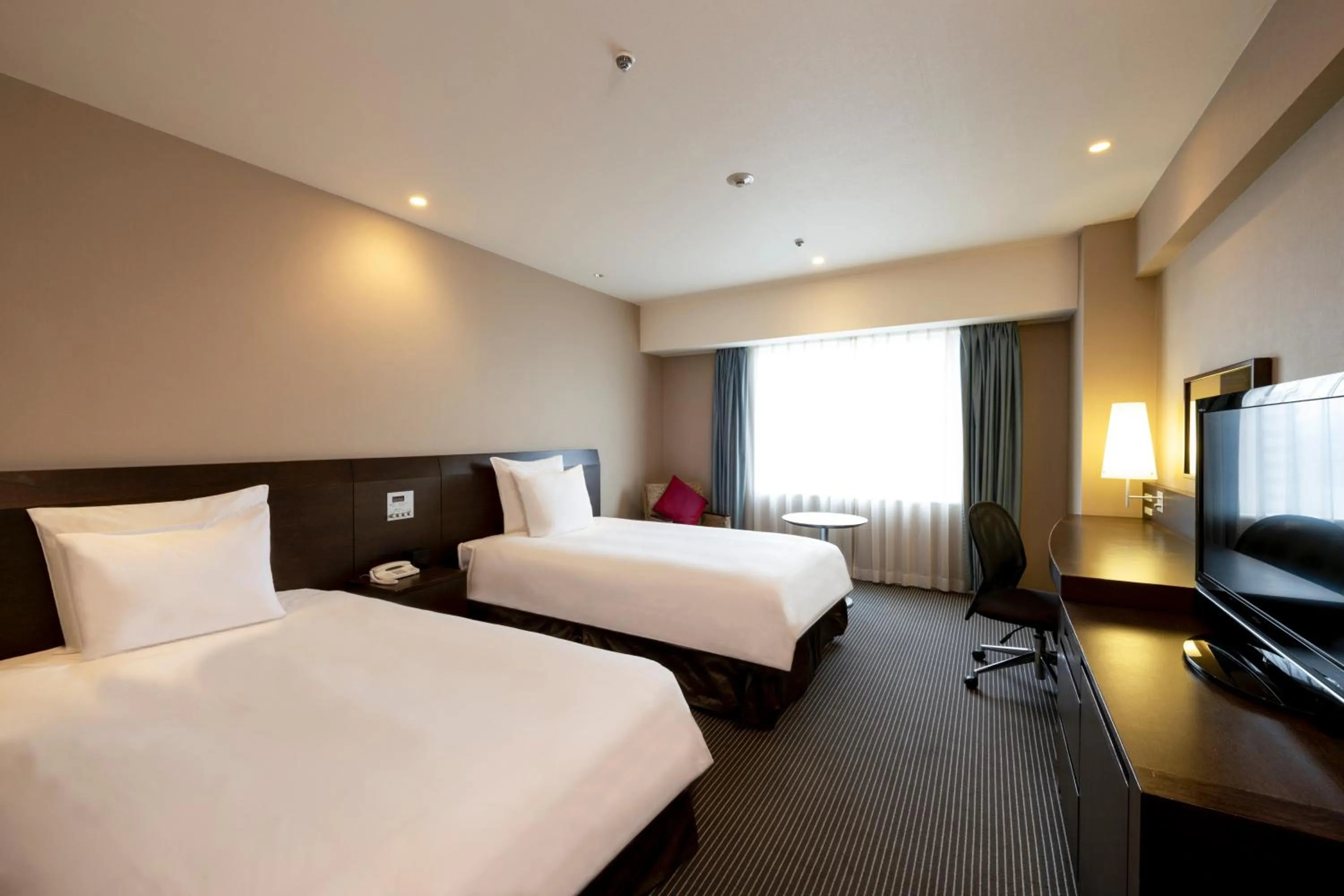 Photo of the whole room, Bed in ANA Crowne Plaza Hiroshima by IHG