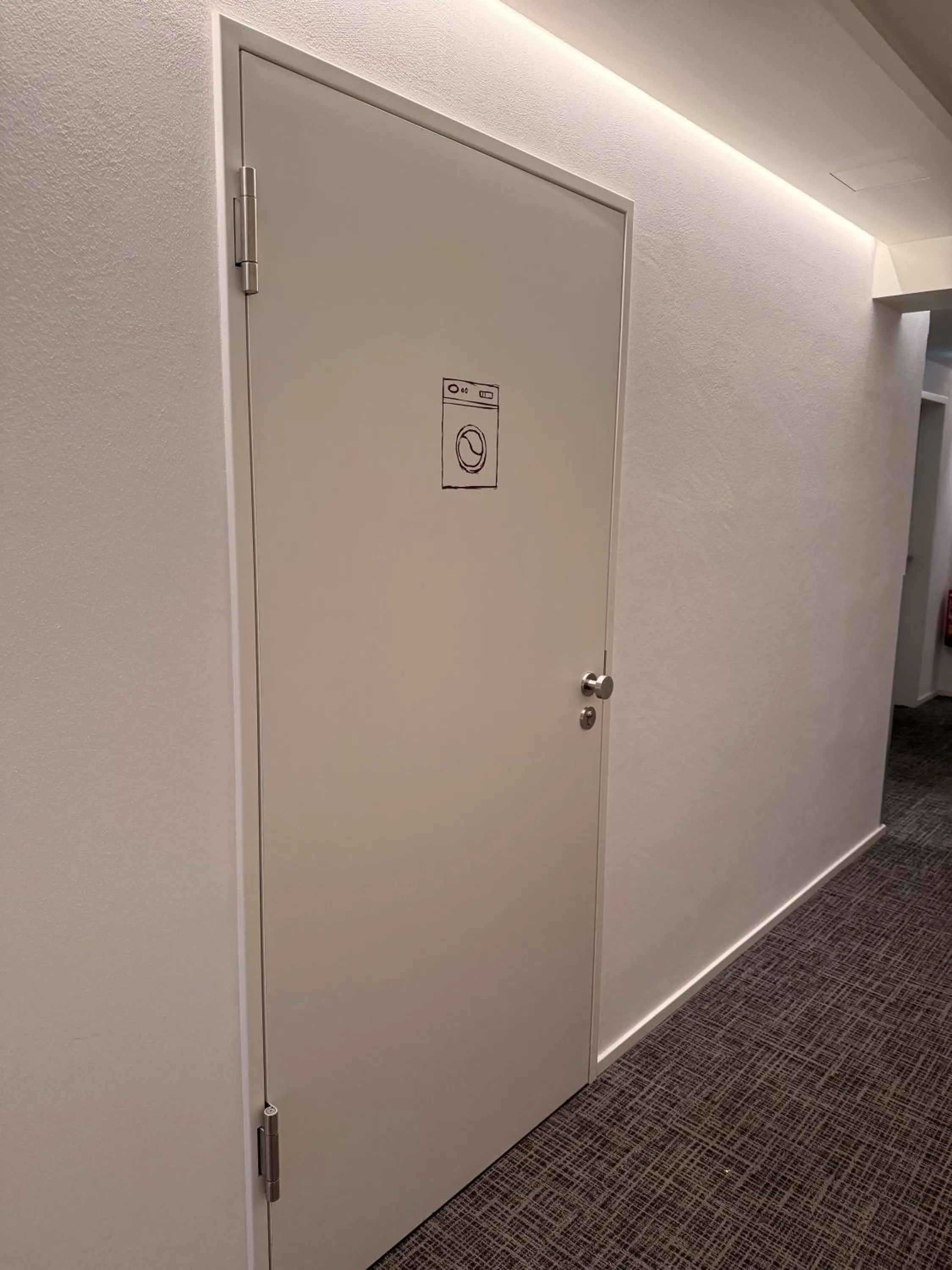 washing machine in MAVO Hospitality Esslingen Berliner Straße