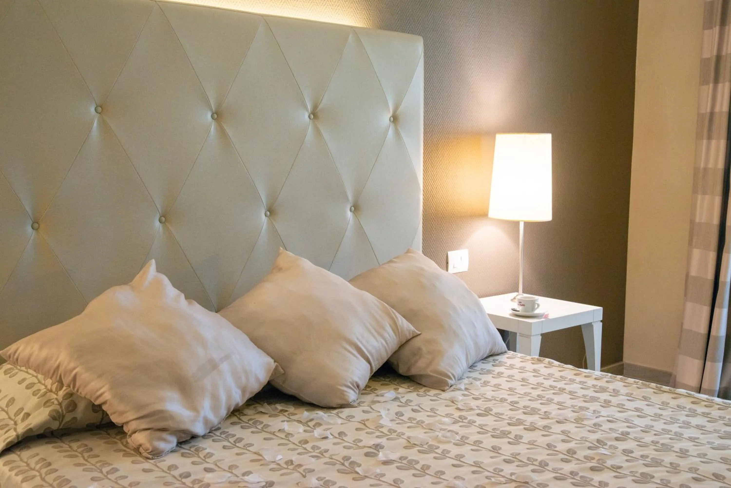 Bed in Hotel Degli Ulivi