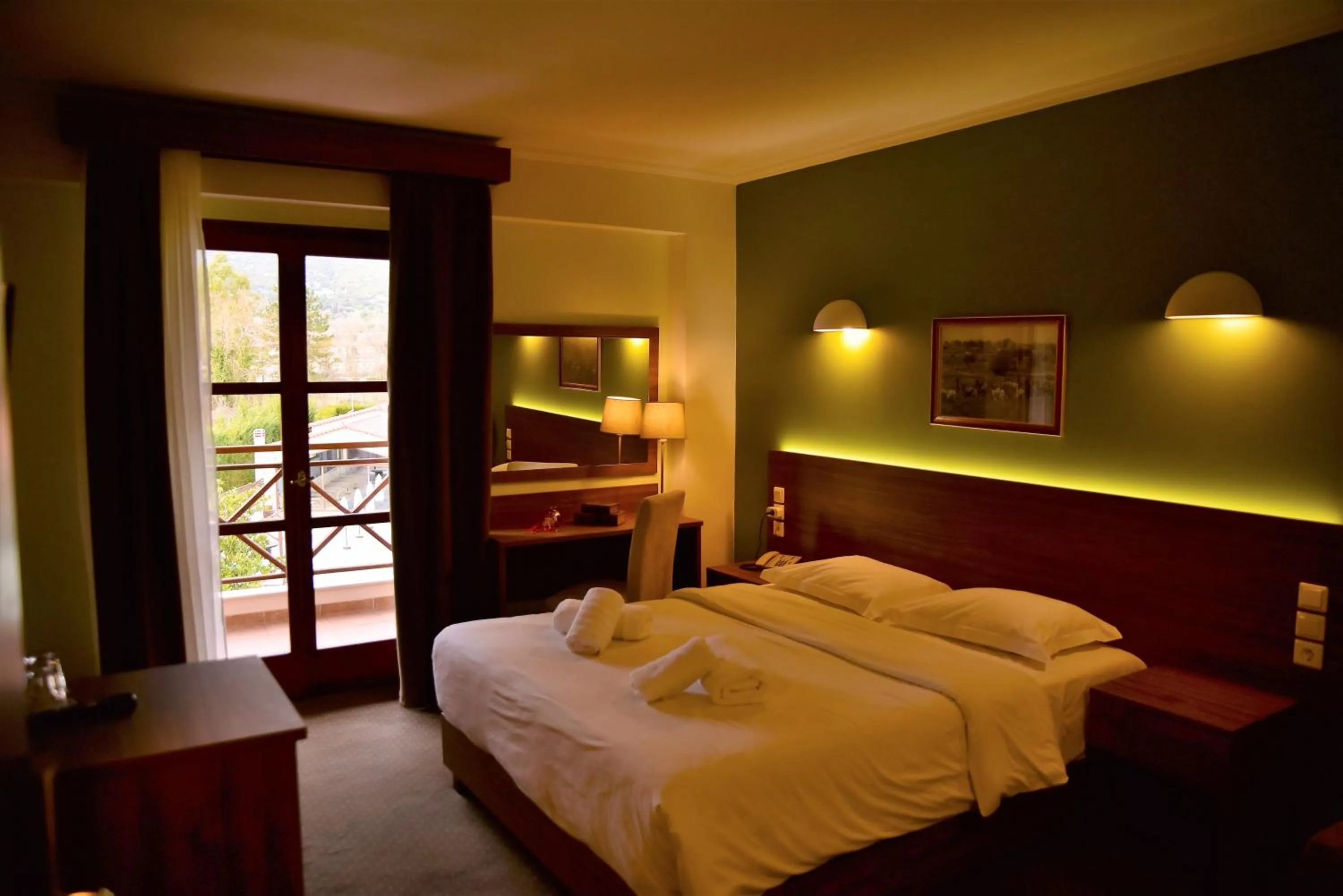 Bedroom, Bed in Mont Helmos Hotel