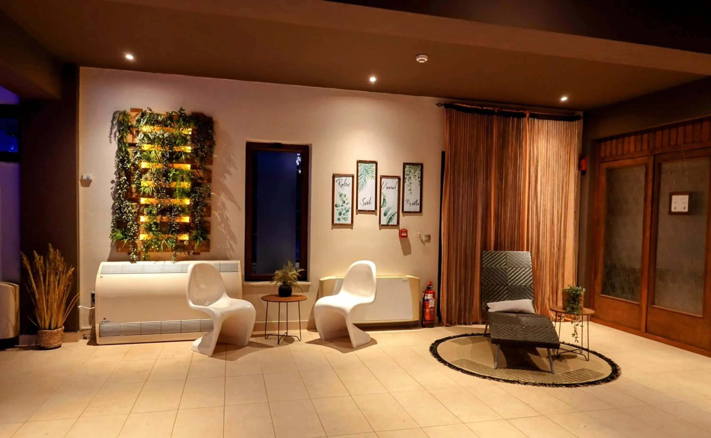 Swimming pool in Mont Helmos Hotel