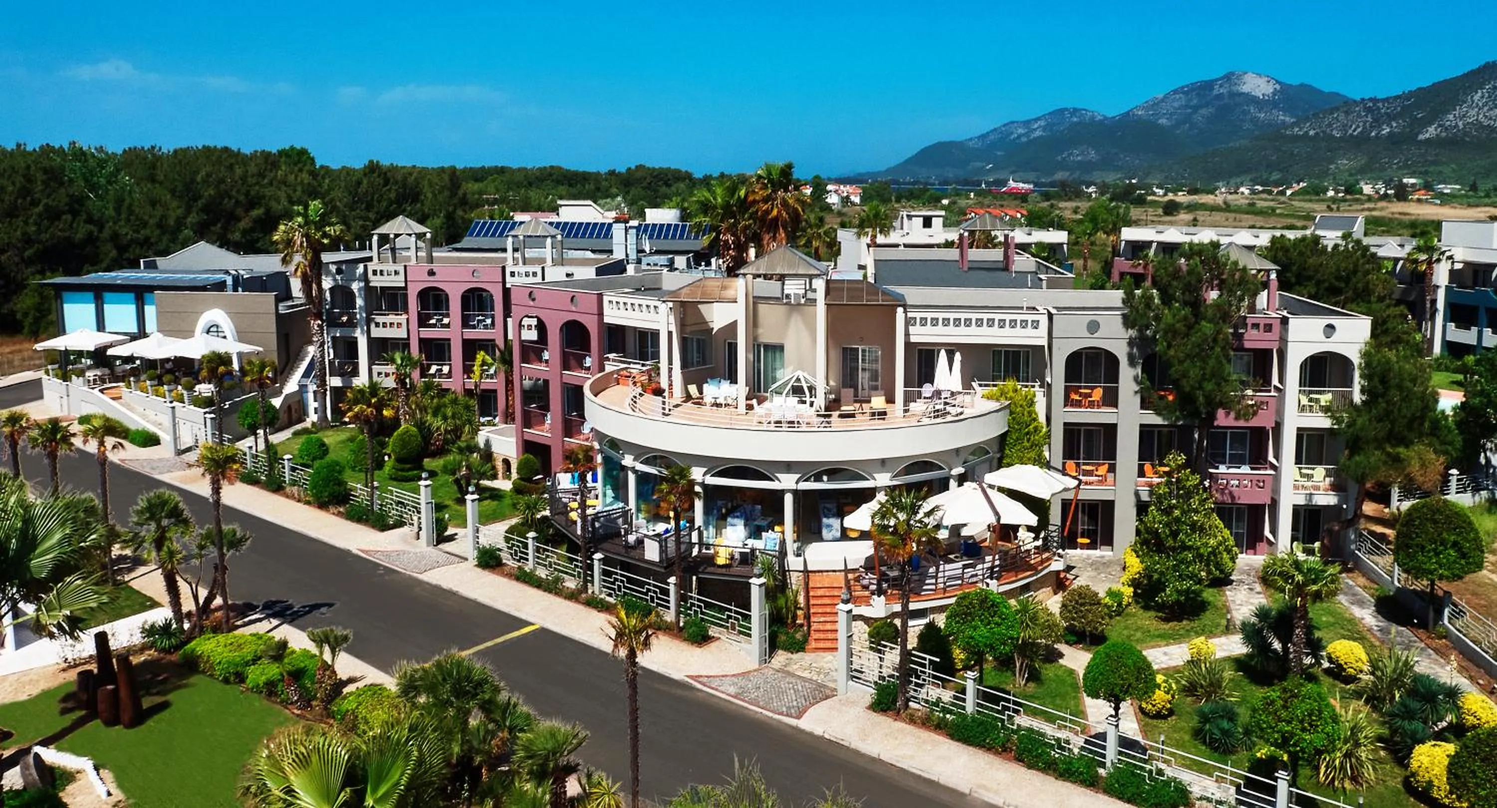 Facade/entrance in Ilio Mare Hotel
