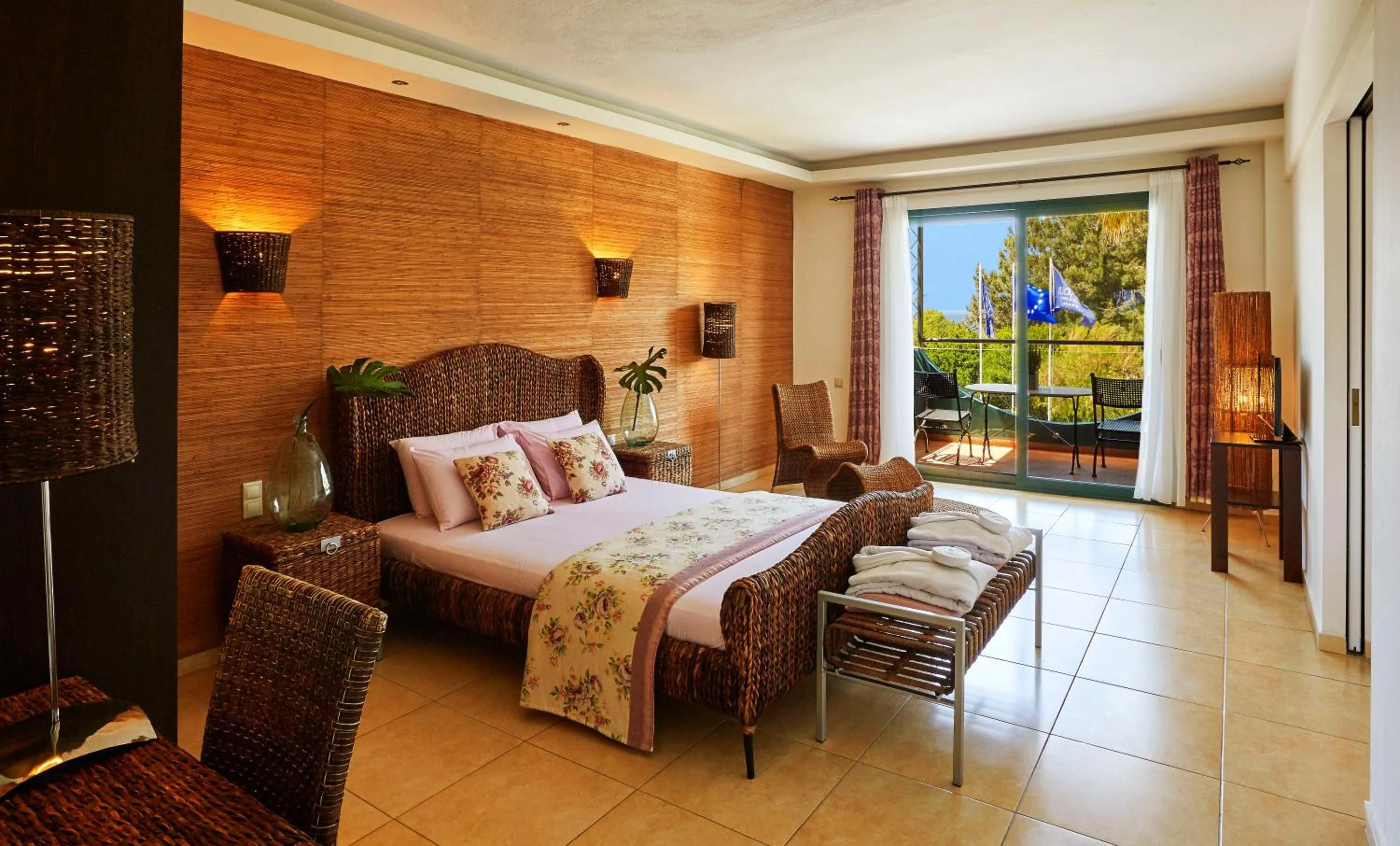 Day, Bed in Ilio Mare Hotel