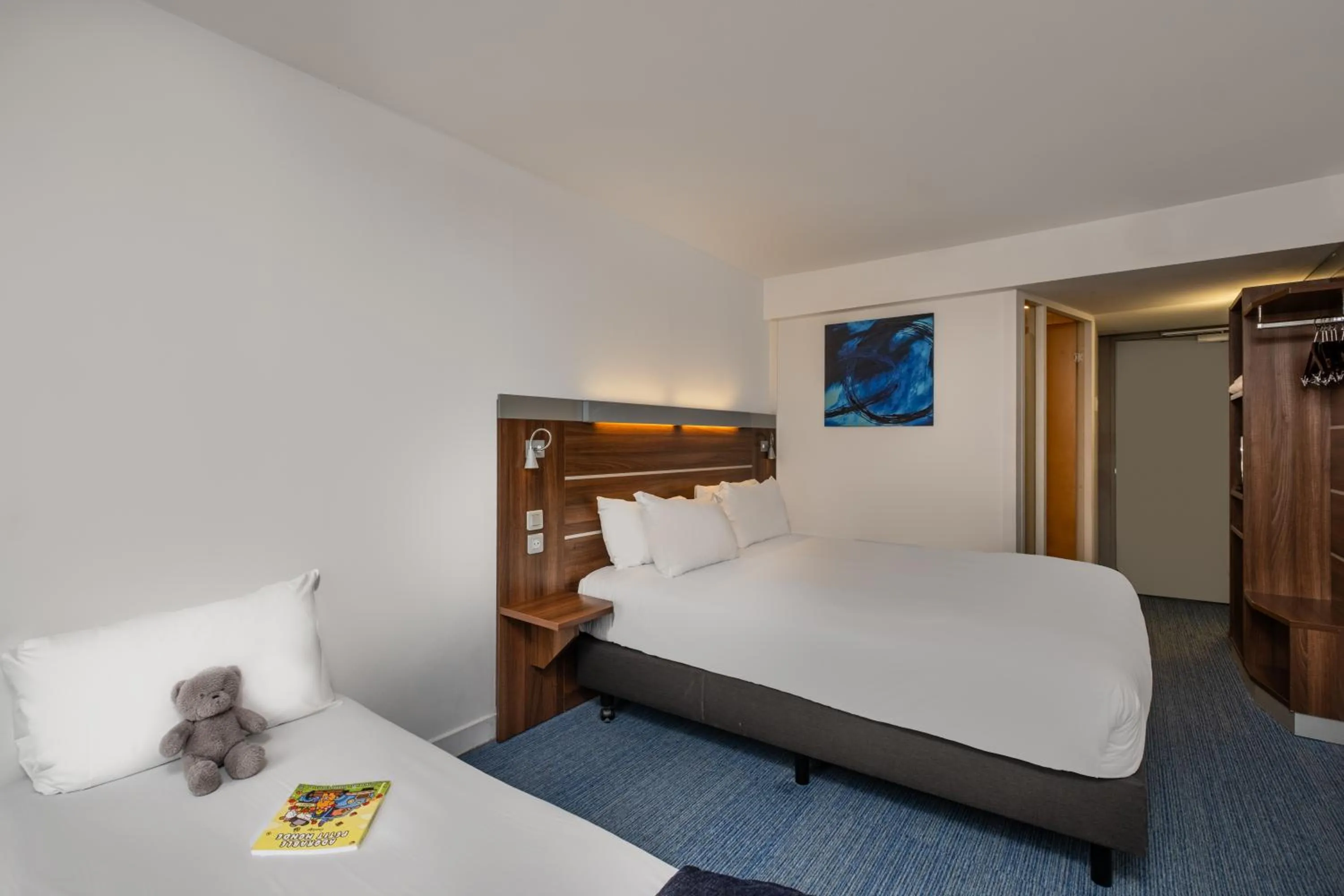 Property building, Bed in Hôtel Marseille Centre Gare Saint-Charles