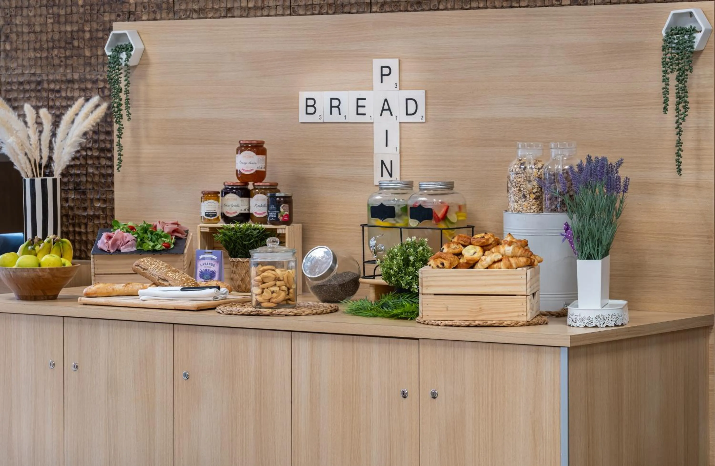 Buffet breakfast in Hôtel Marseille Centre Gare Saint-Charles