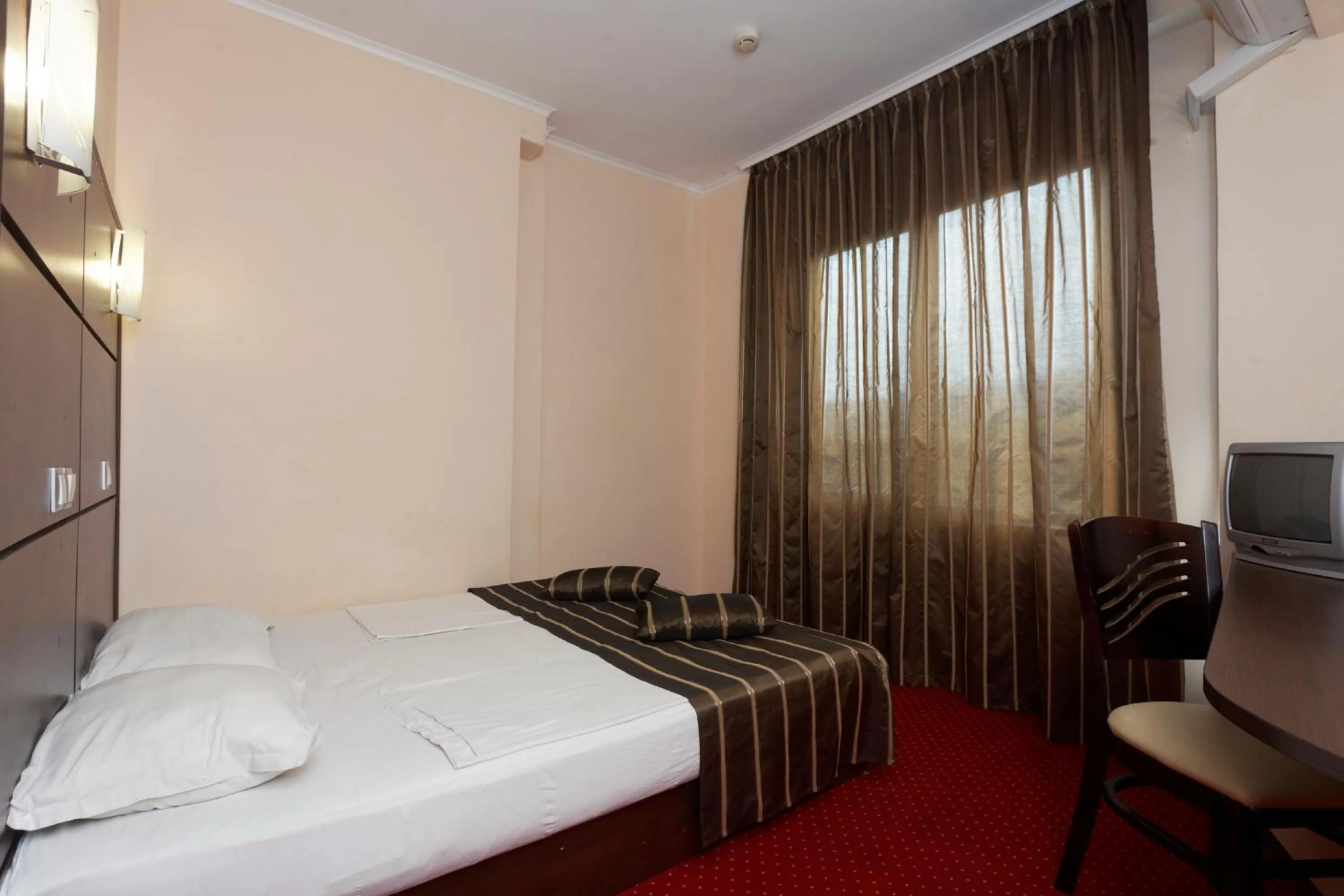 Bedroom, Bed in Hotel Rеgina - Golden Sands All Inclusive