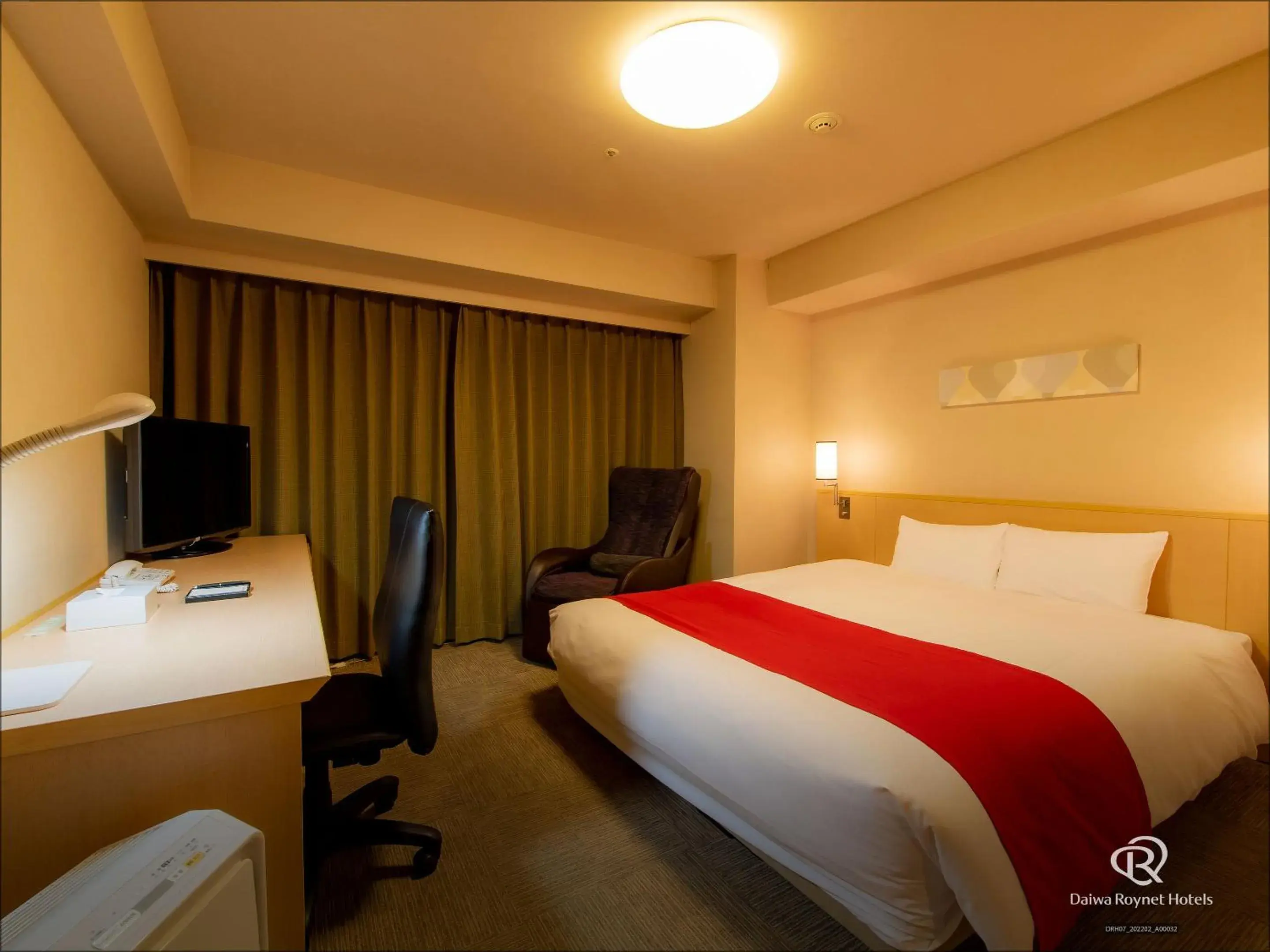 Deluxe Double Room - single occupancy - Smoking in Daiwa Roynet Hotel Hakata-Gion Deluxe Double Room - single occupancy - Smoking in Daiwa Roynet Hotel Hakata-Gion