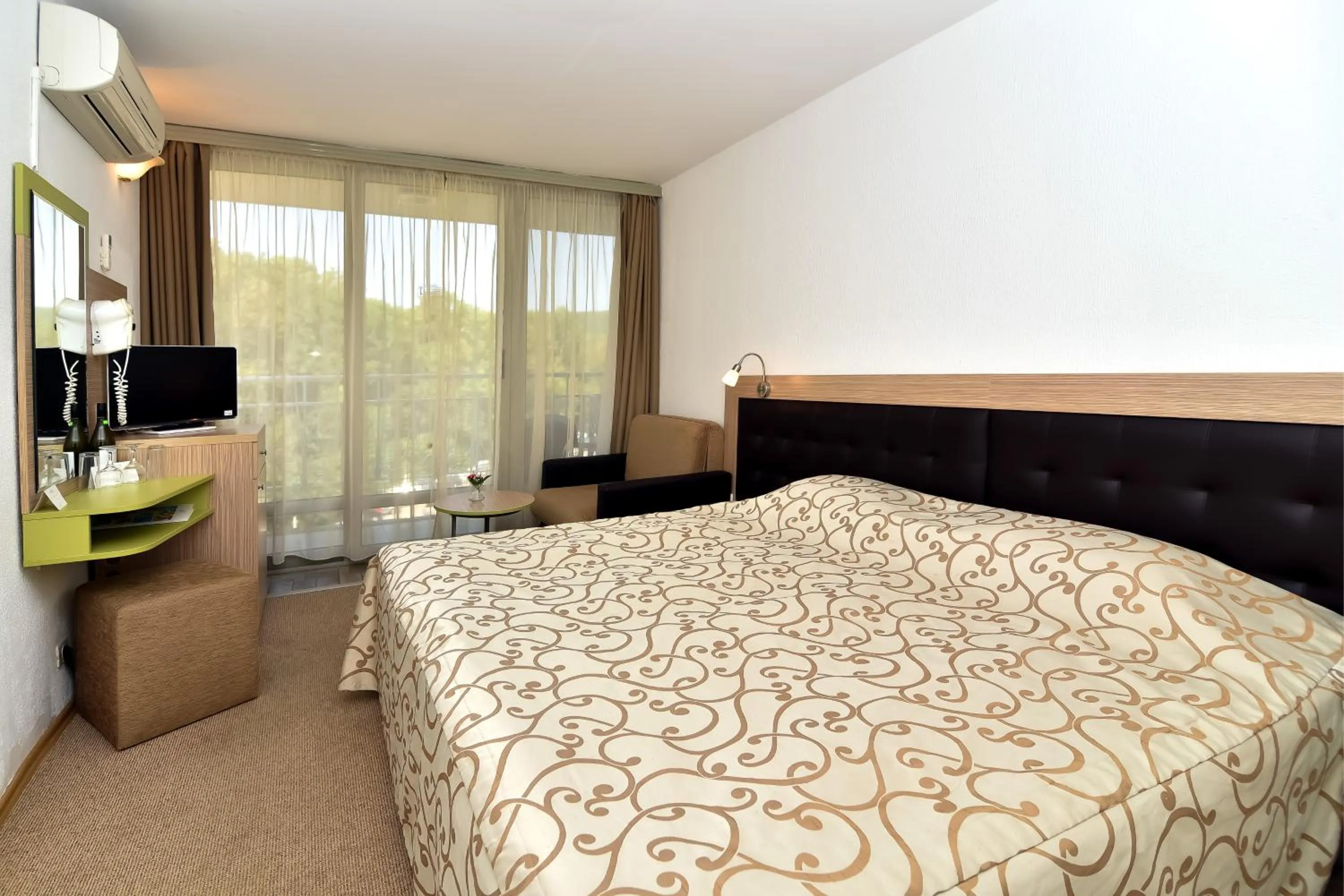 Bedroom, Bed in Hotel Nona