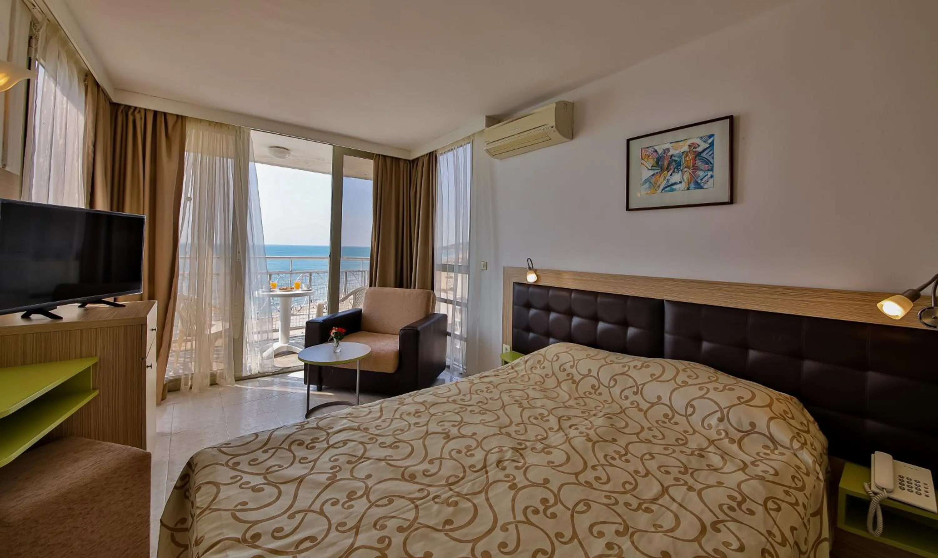 Bedroom, Bed in Hotel Nona