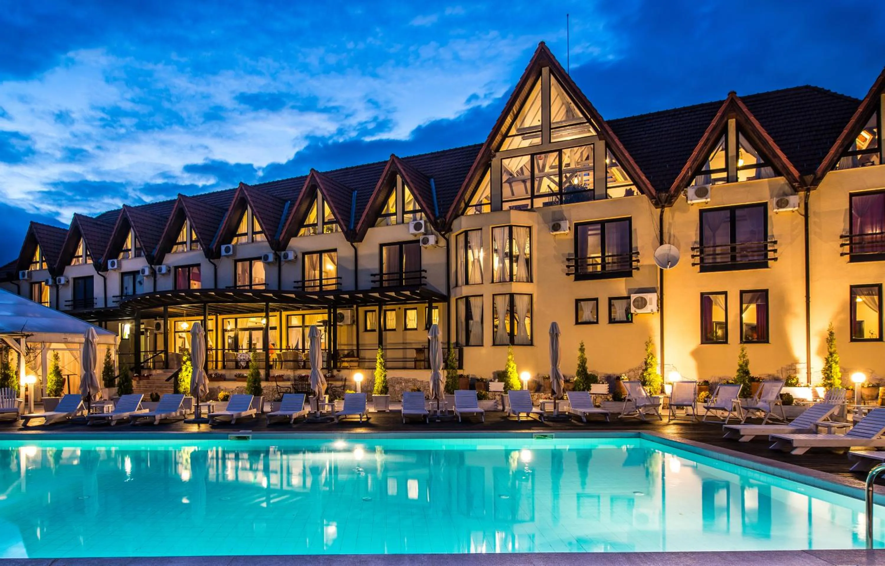 Swimming pool in Conacul Archia