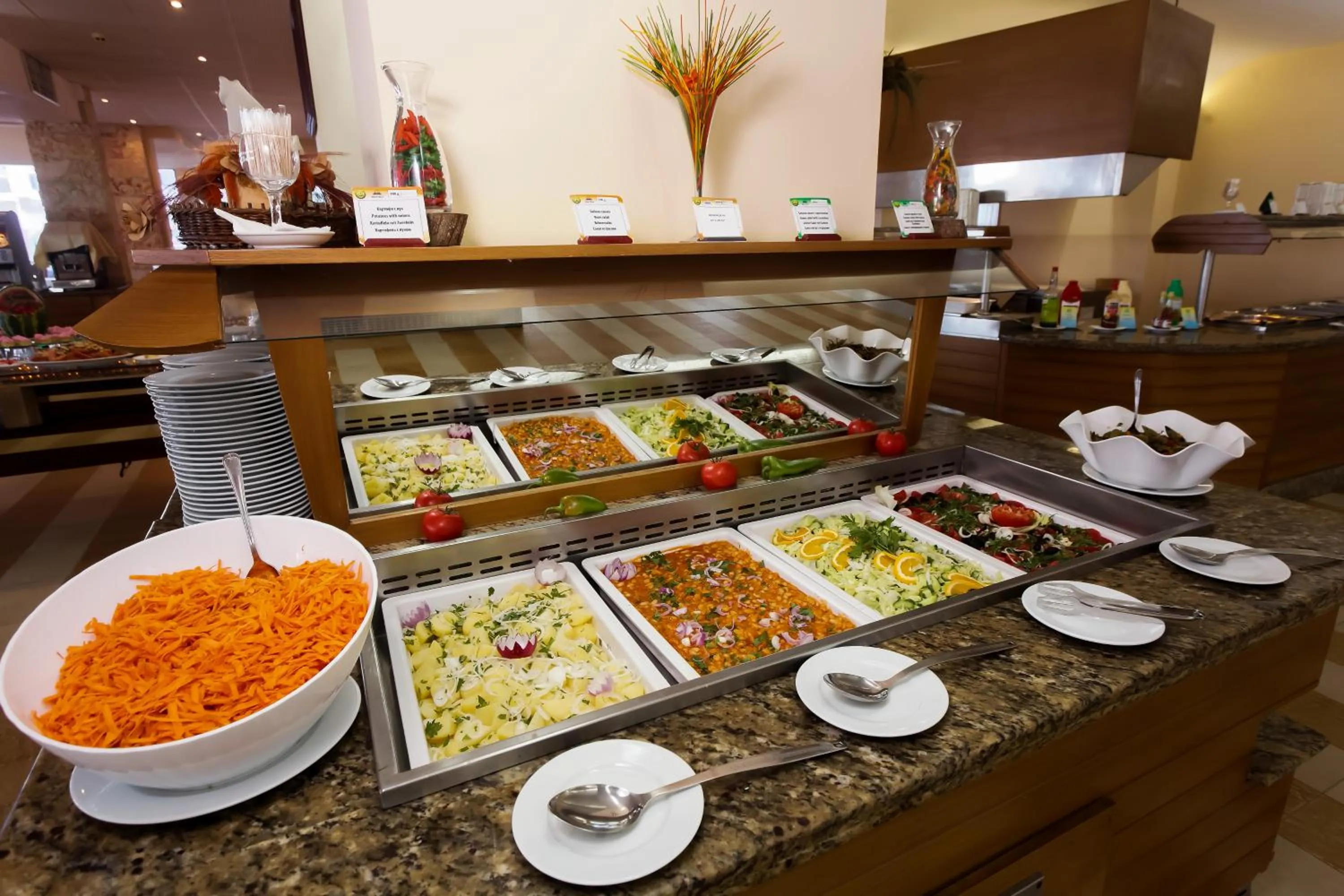 Restaurant/places to eat in Hotel Slavuna