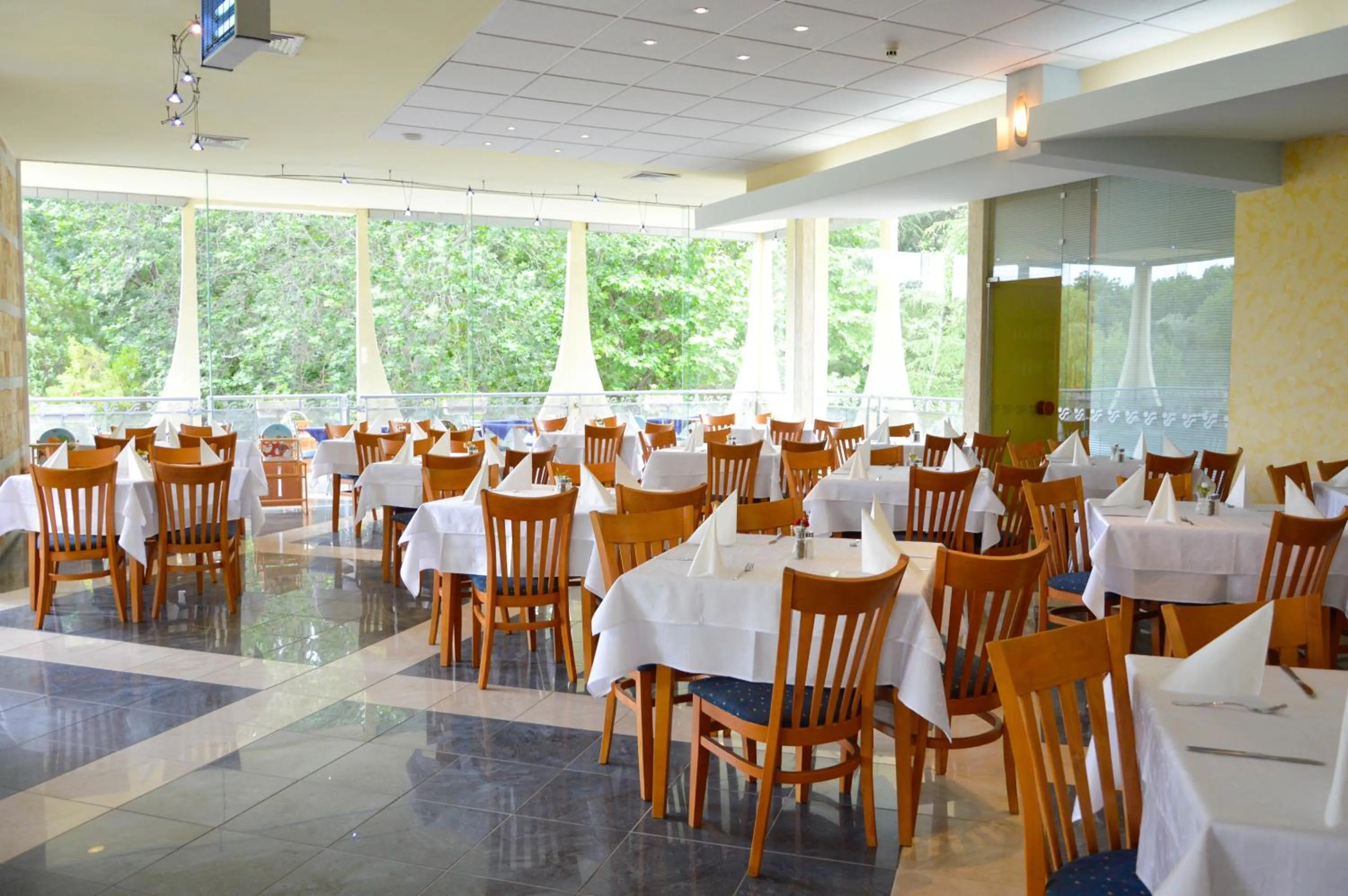 Restaurant/places to eat in Hotel Laguna Mare