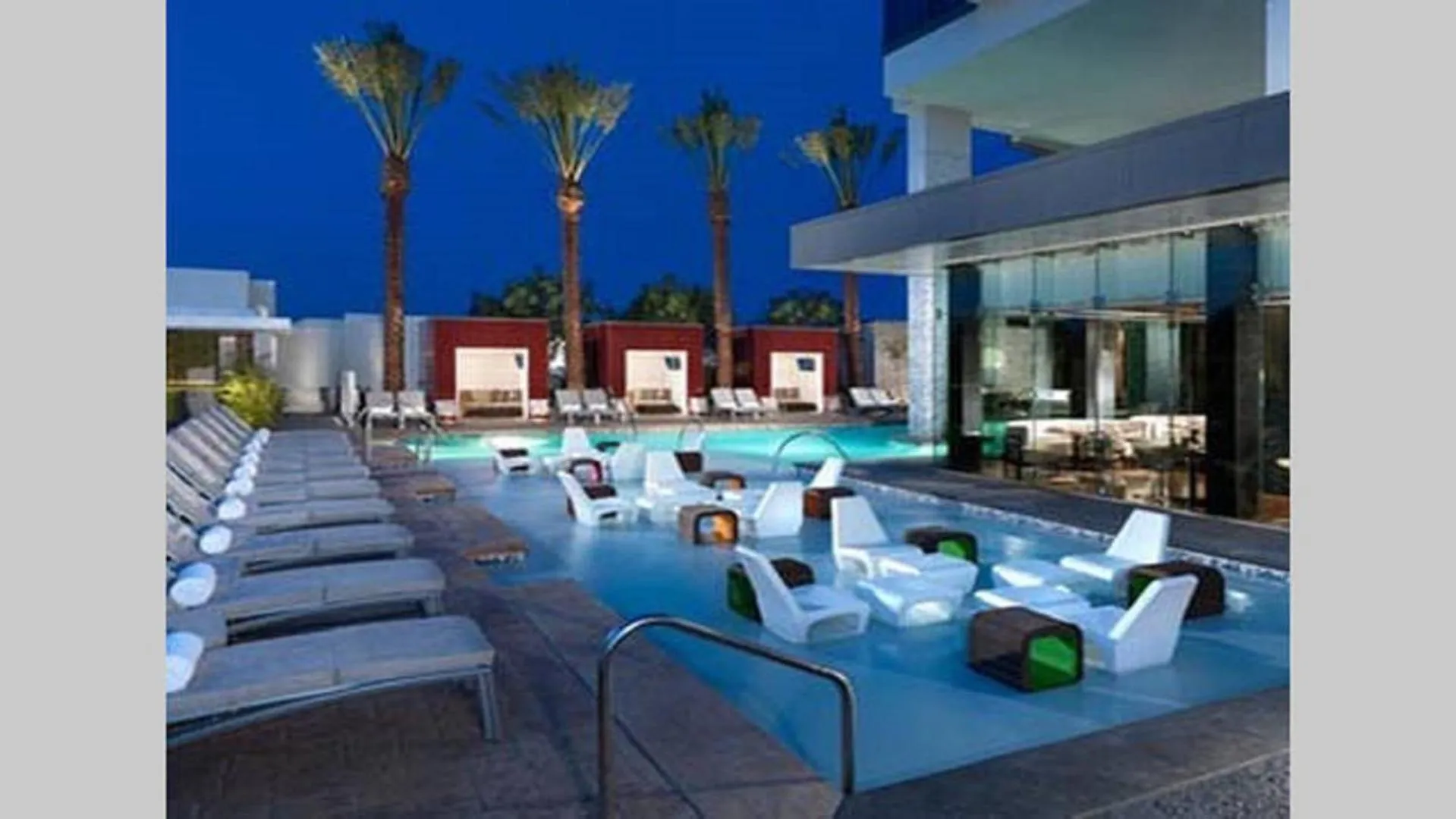 Swimming pool in Palms Place Las Vegas Strip View Studio Suite 22