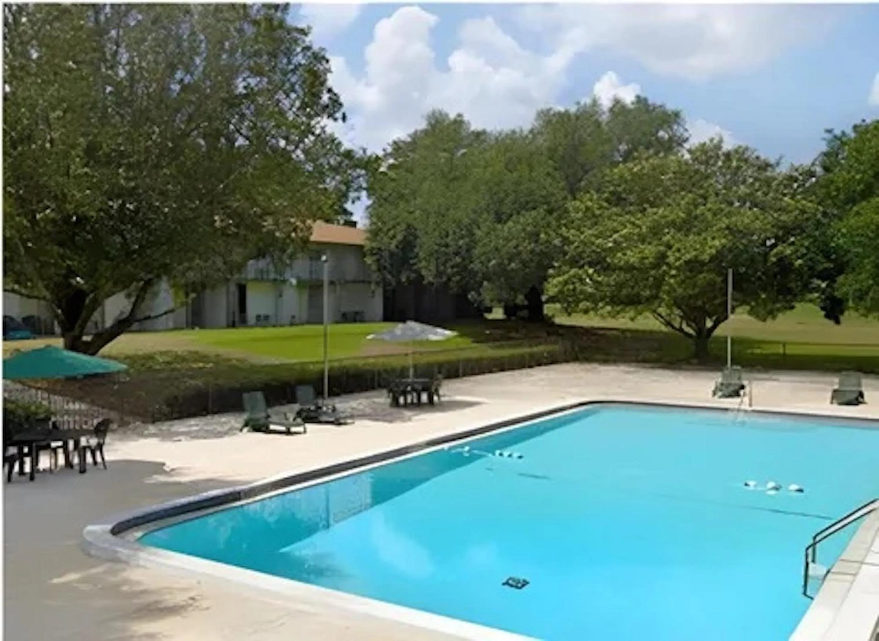 Swimming pool in Studio 6 Ocala, FL