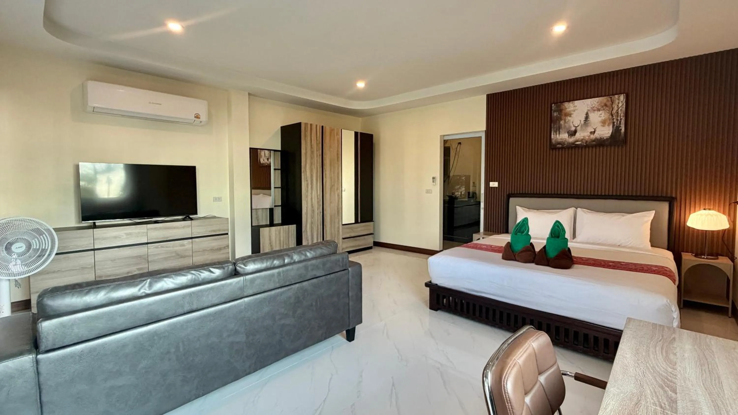 Seating area, Bed in Tharathip Resort Koh Phangan - SHA Plus