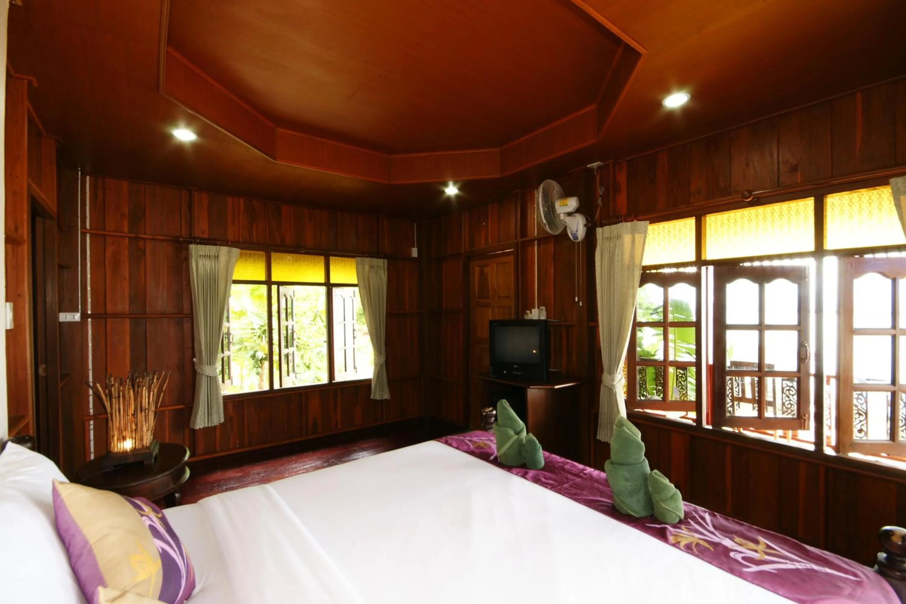 Bedroom, Bed in Tharathip Resort Koh Phangan - SHA Plus