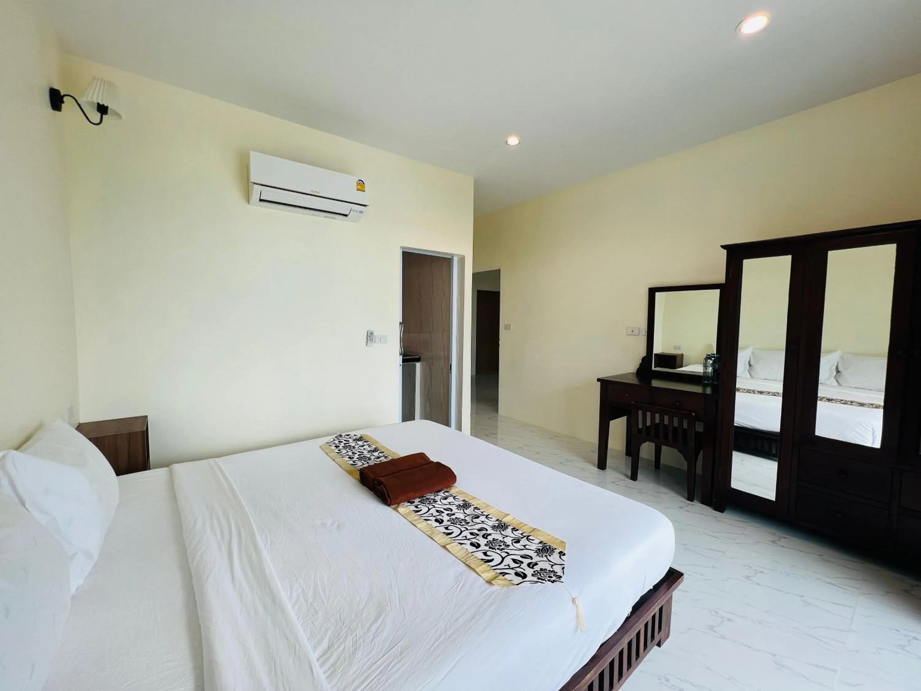 Bedroom, Bed in Tharathip Resort Koh Phangan - SHA Plus