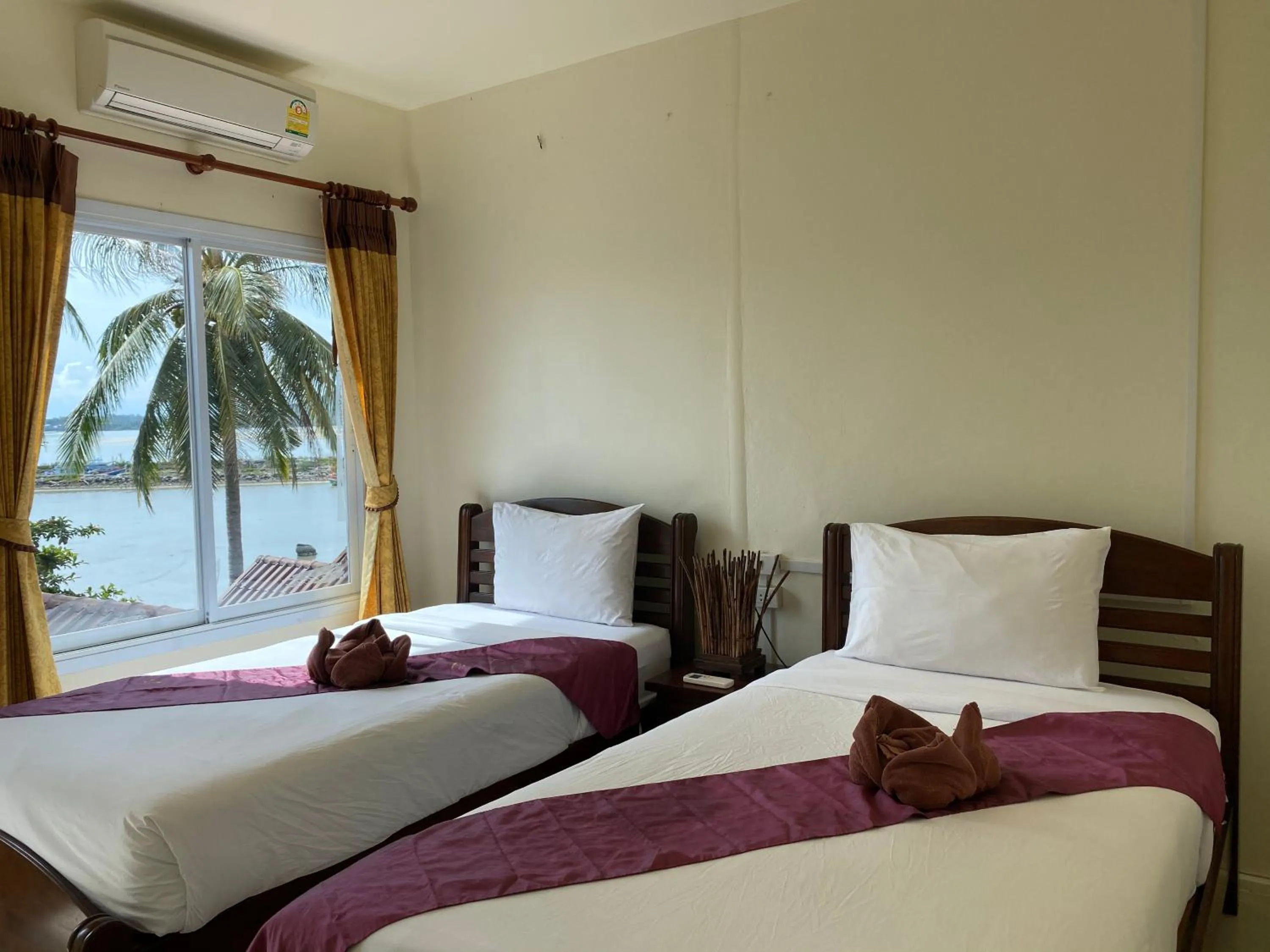 Bedroom, Bed in Tharathip Resort Koh Phangan - SHA Plus