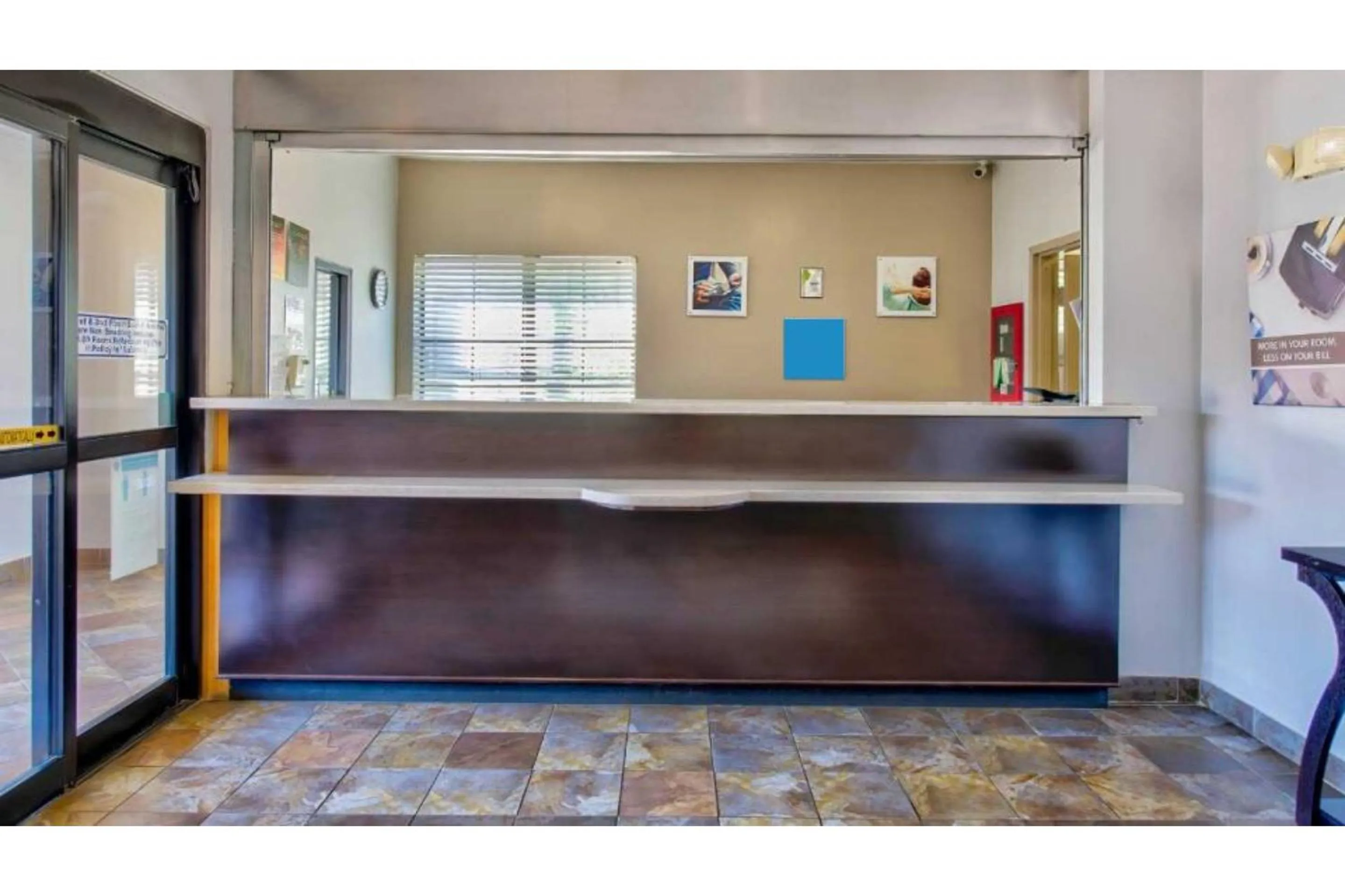 Lobby or reception, Lobby/Reception in Studio 6 Beaumont, TX