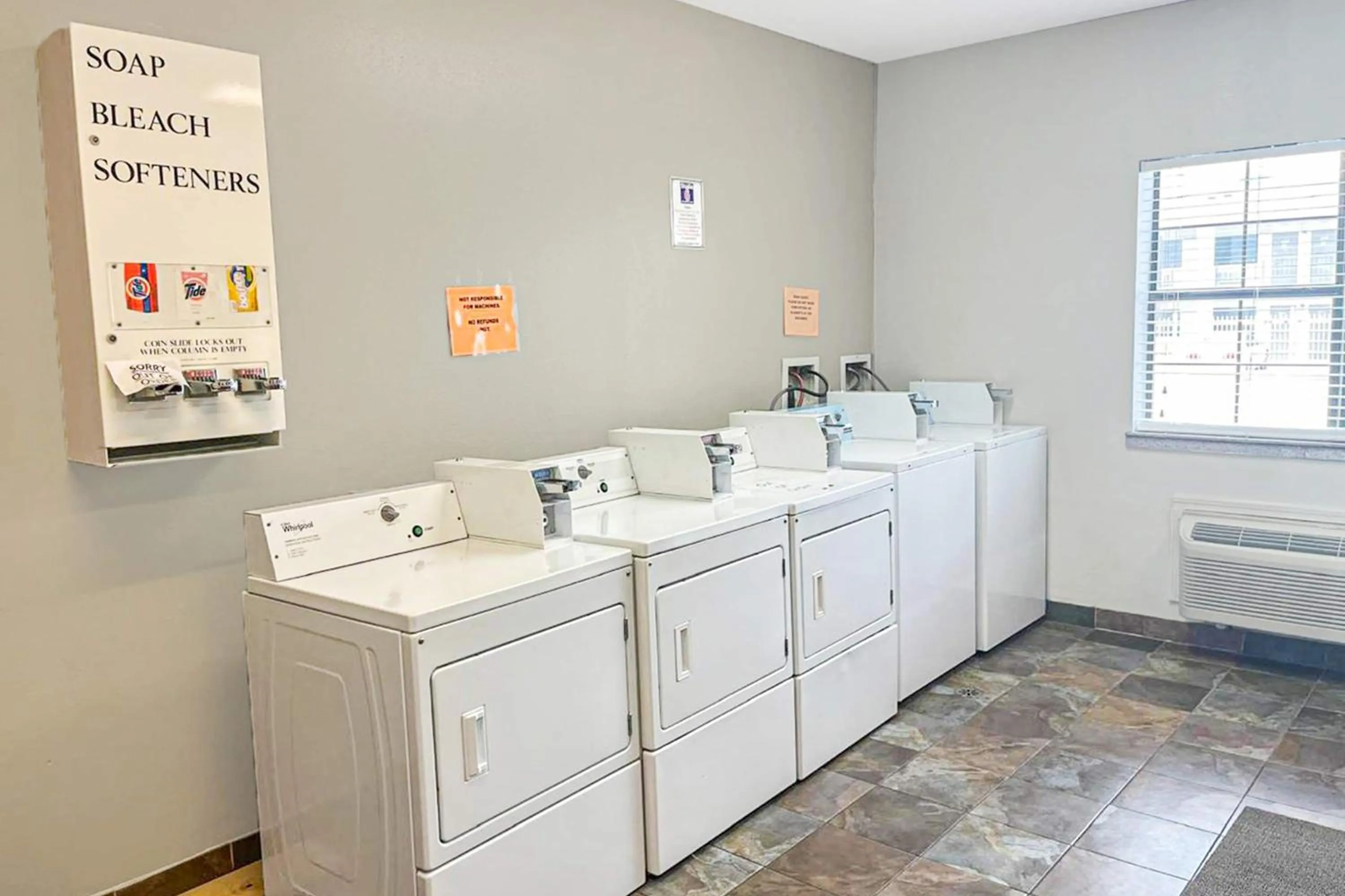 Lobby or reception in OYO Townhouse Beaumont Medical Center Area