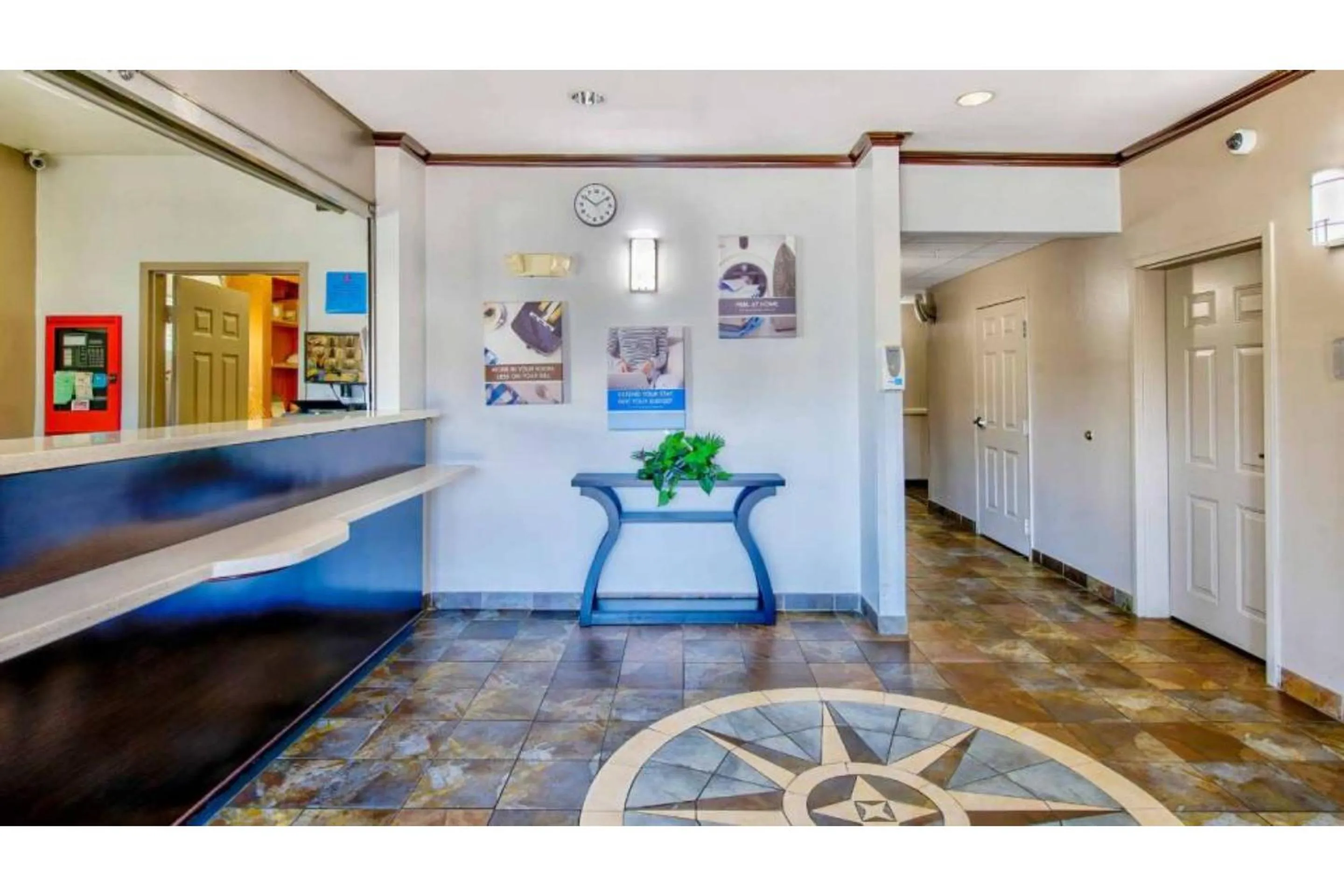 Lobby or reception, Lobby/Reception in Studio 6 Beaumont, TX