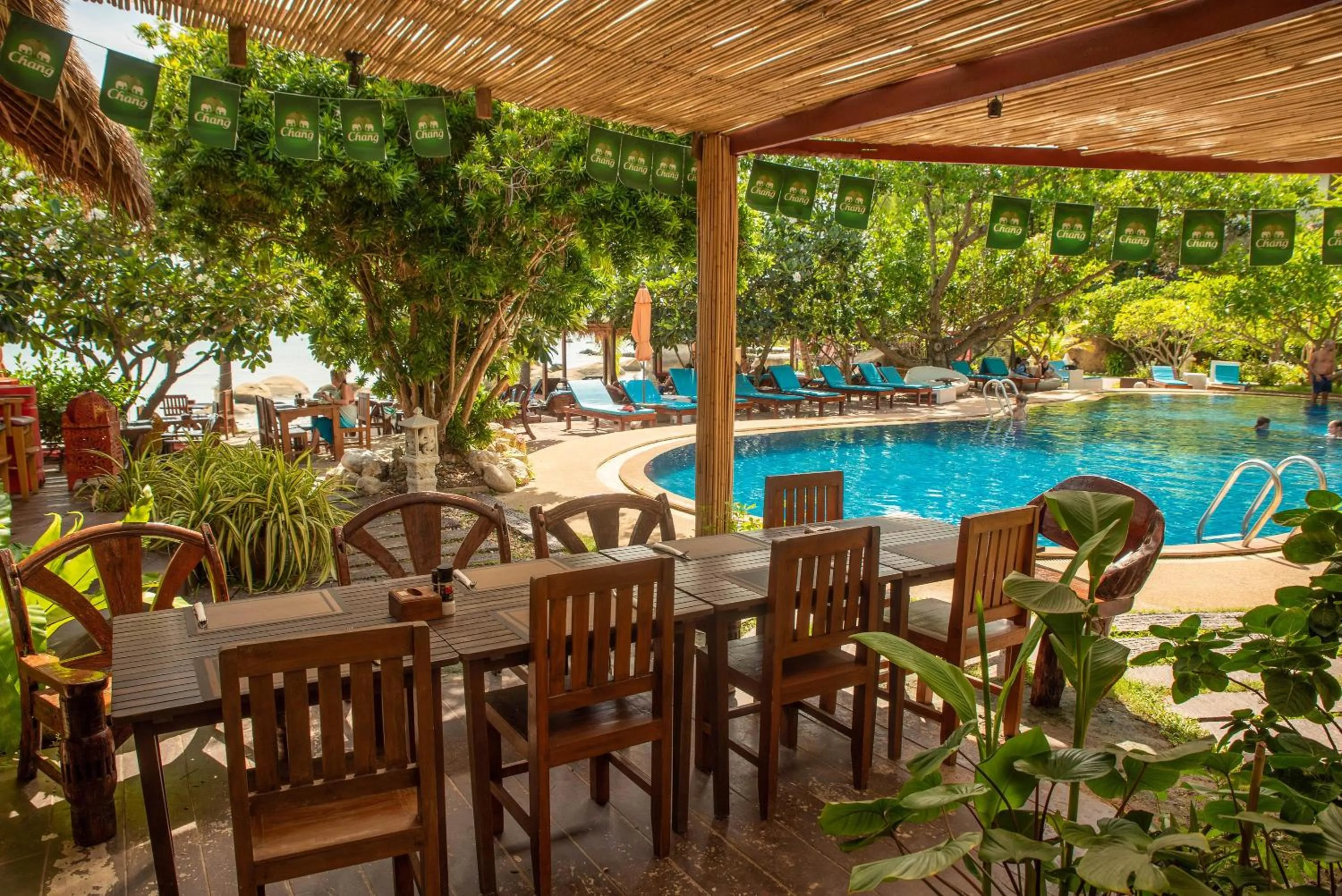 Restaurant/places to eat in Crystal Bay Yacht Club Beach Resort