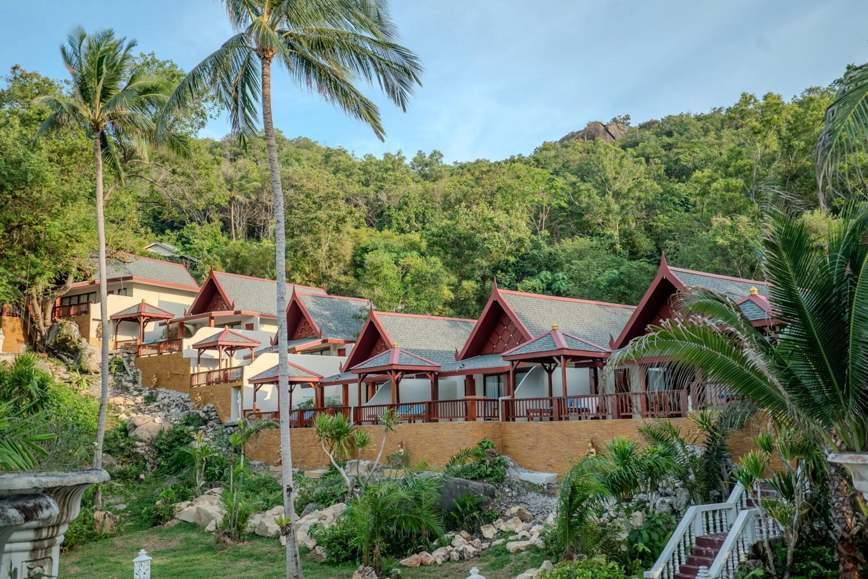 Property building in Crystal Bay Yacht Club Beach Resort