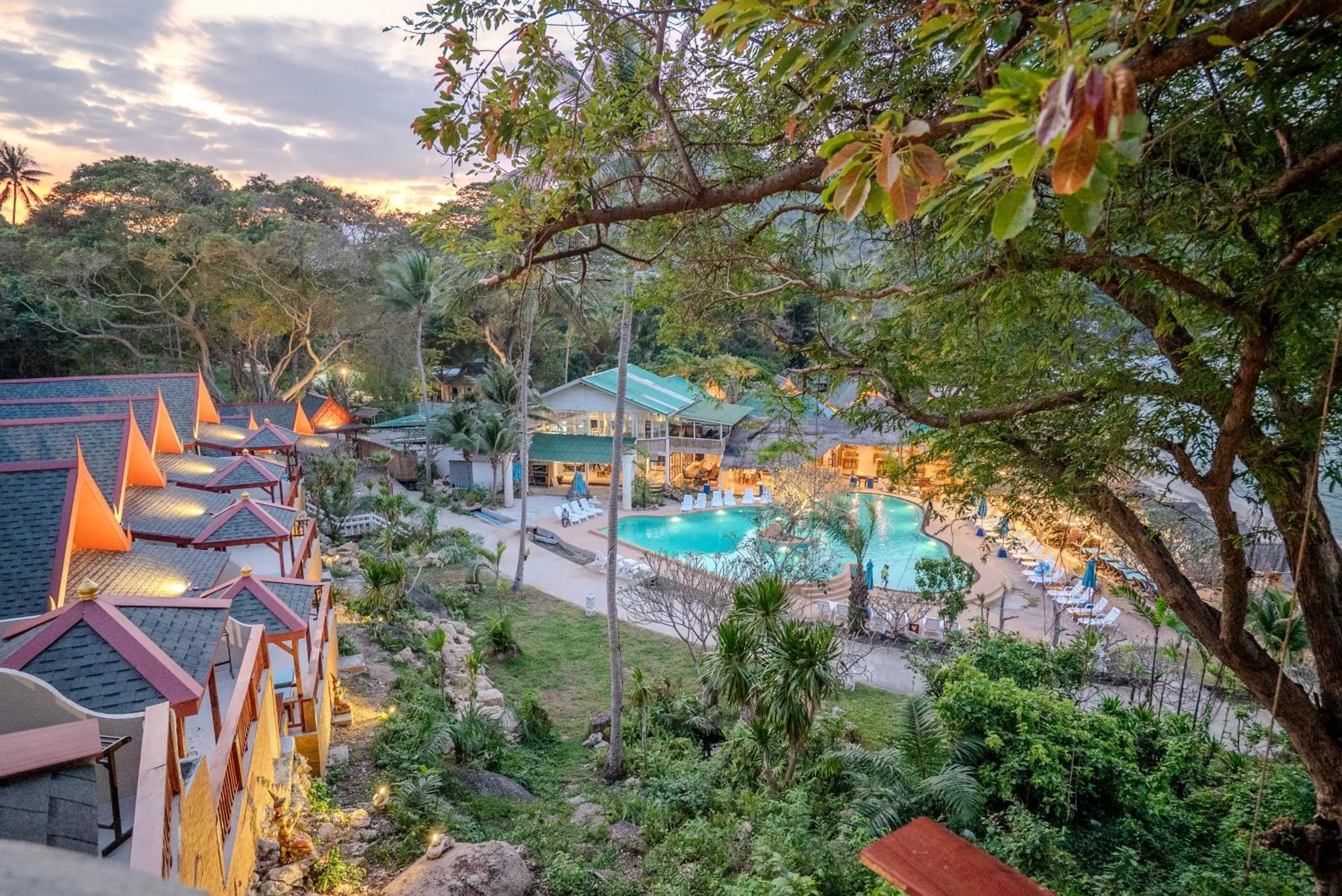 Property building in Crystal Bay Yacht Club Beach Resort