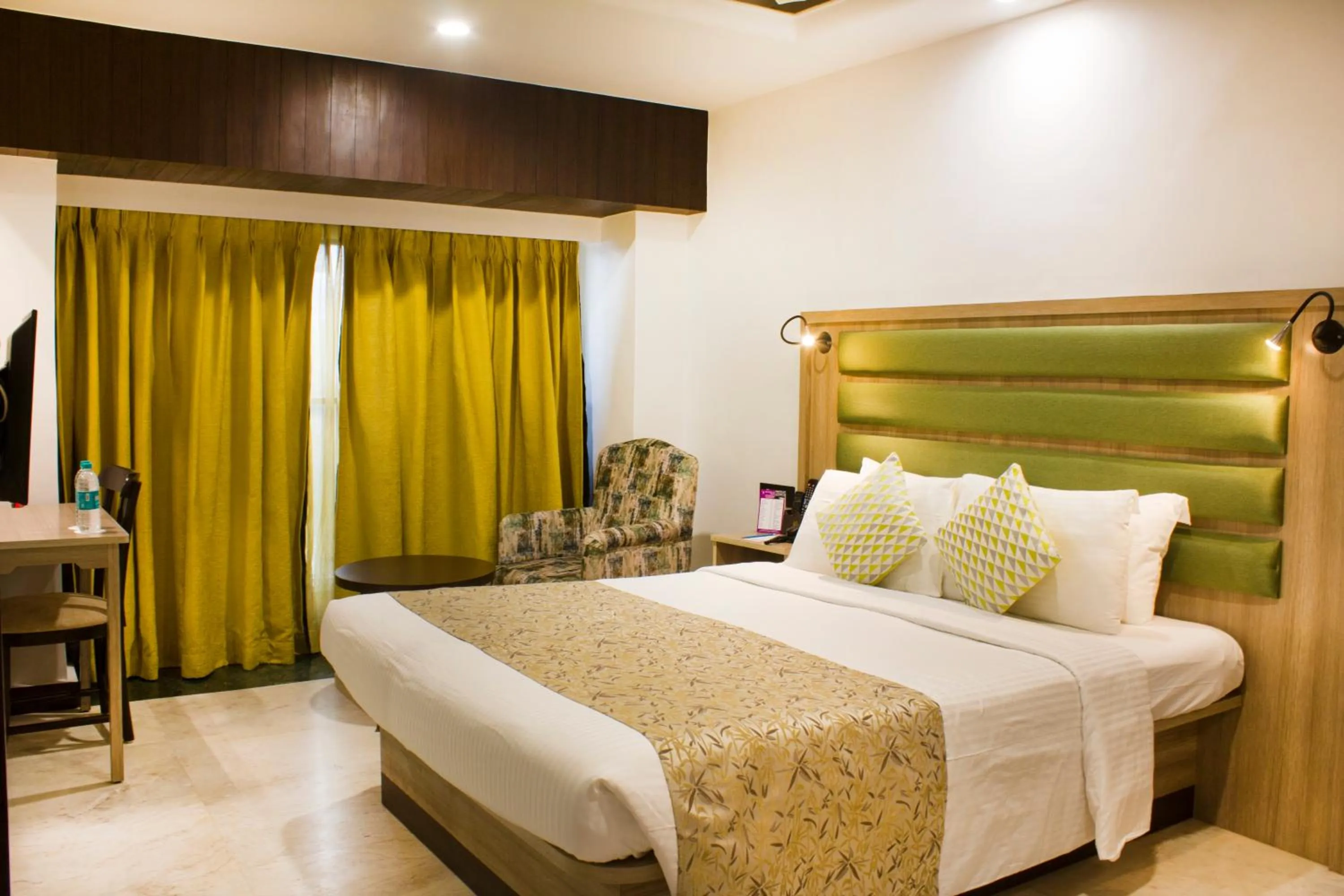 Bedroom, Bed in Regenta Place The Emerald
