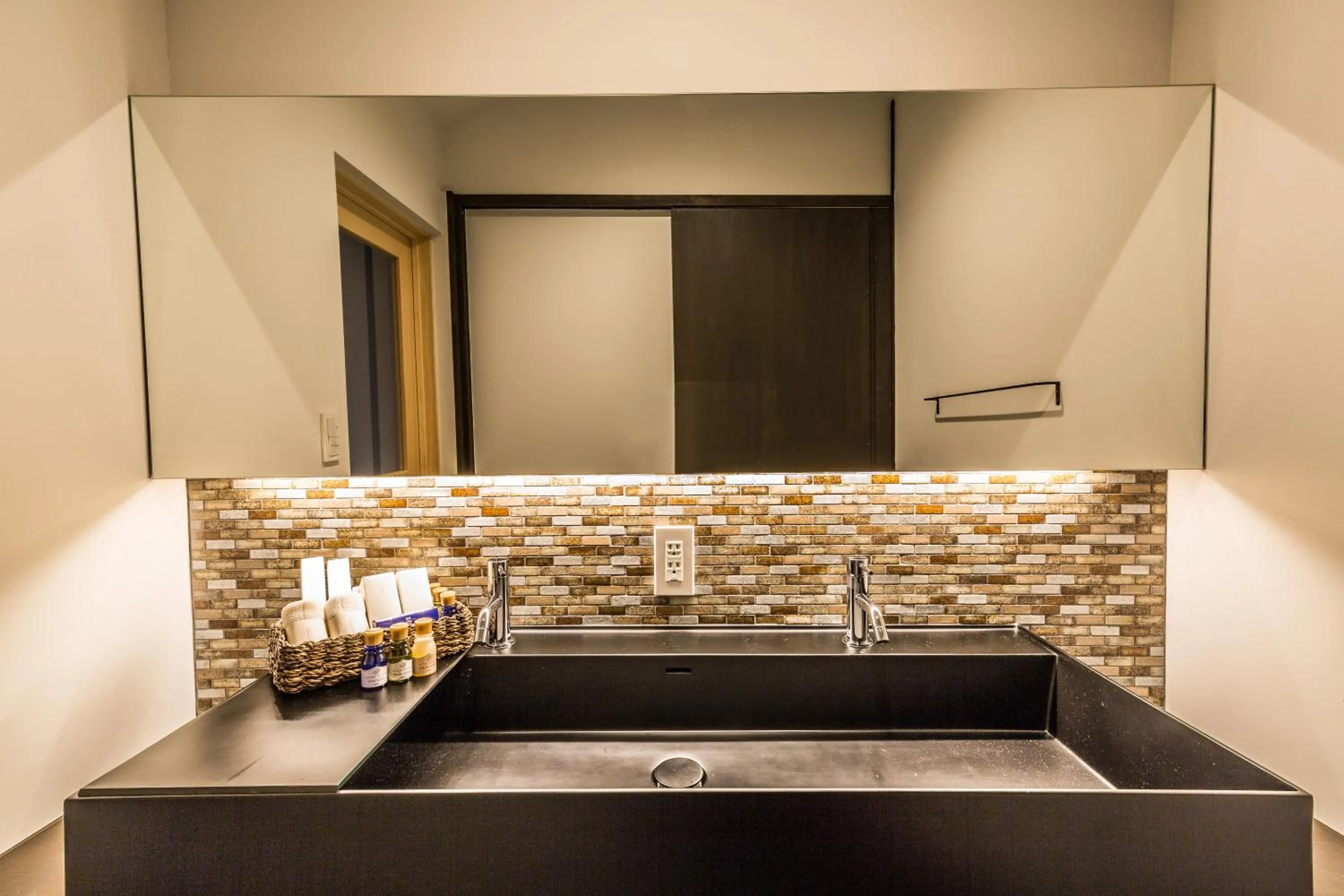 Bathroom in Nihon Iro