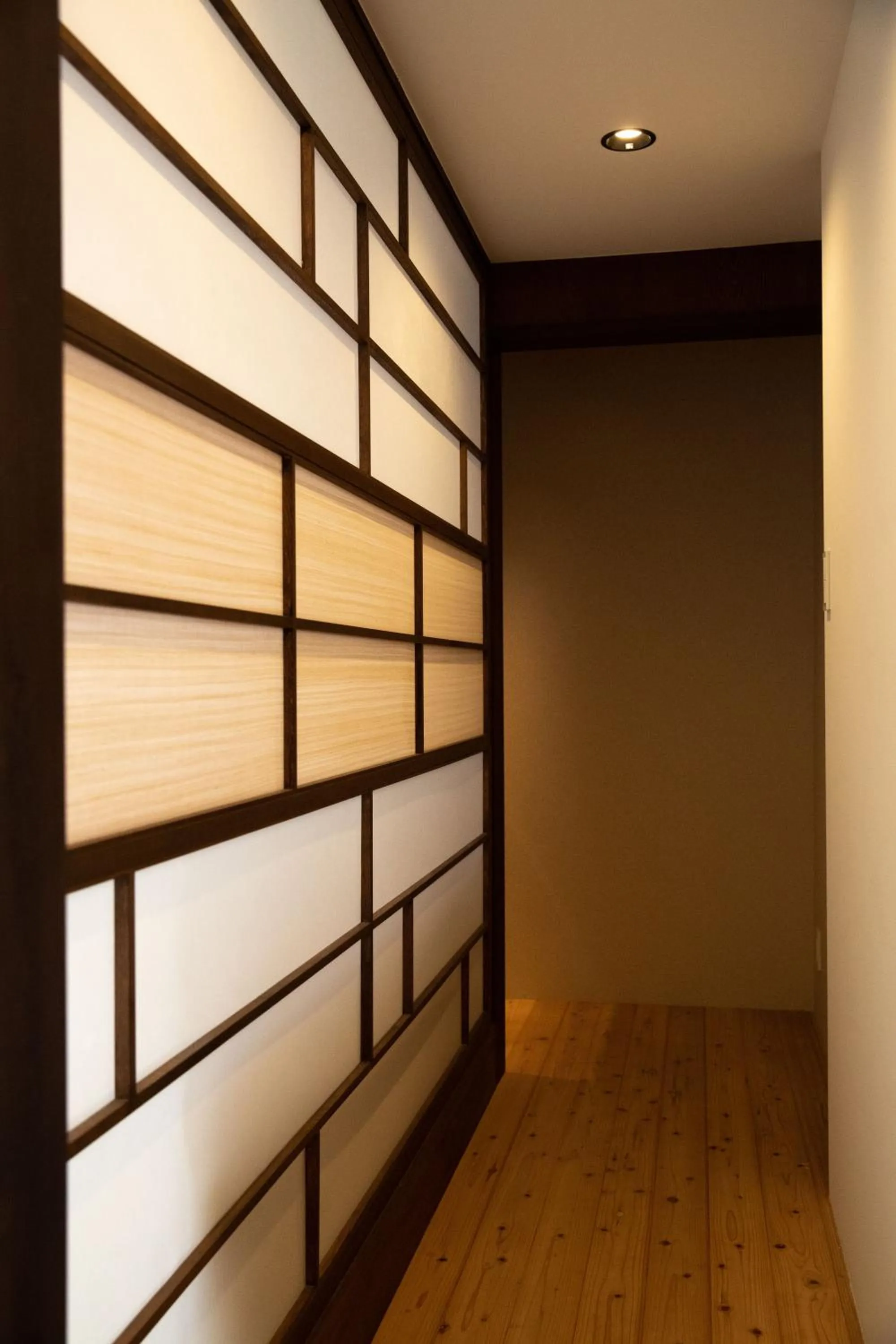 Area and facilities in Nihon Iro