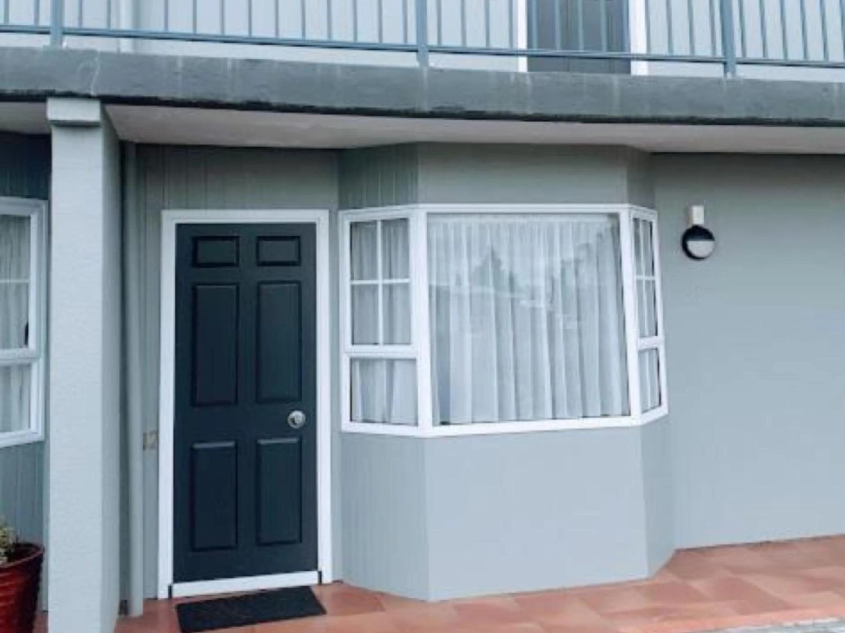 Property building in Chevron Motel