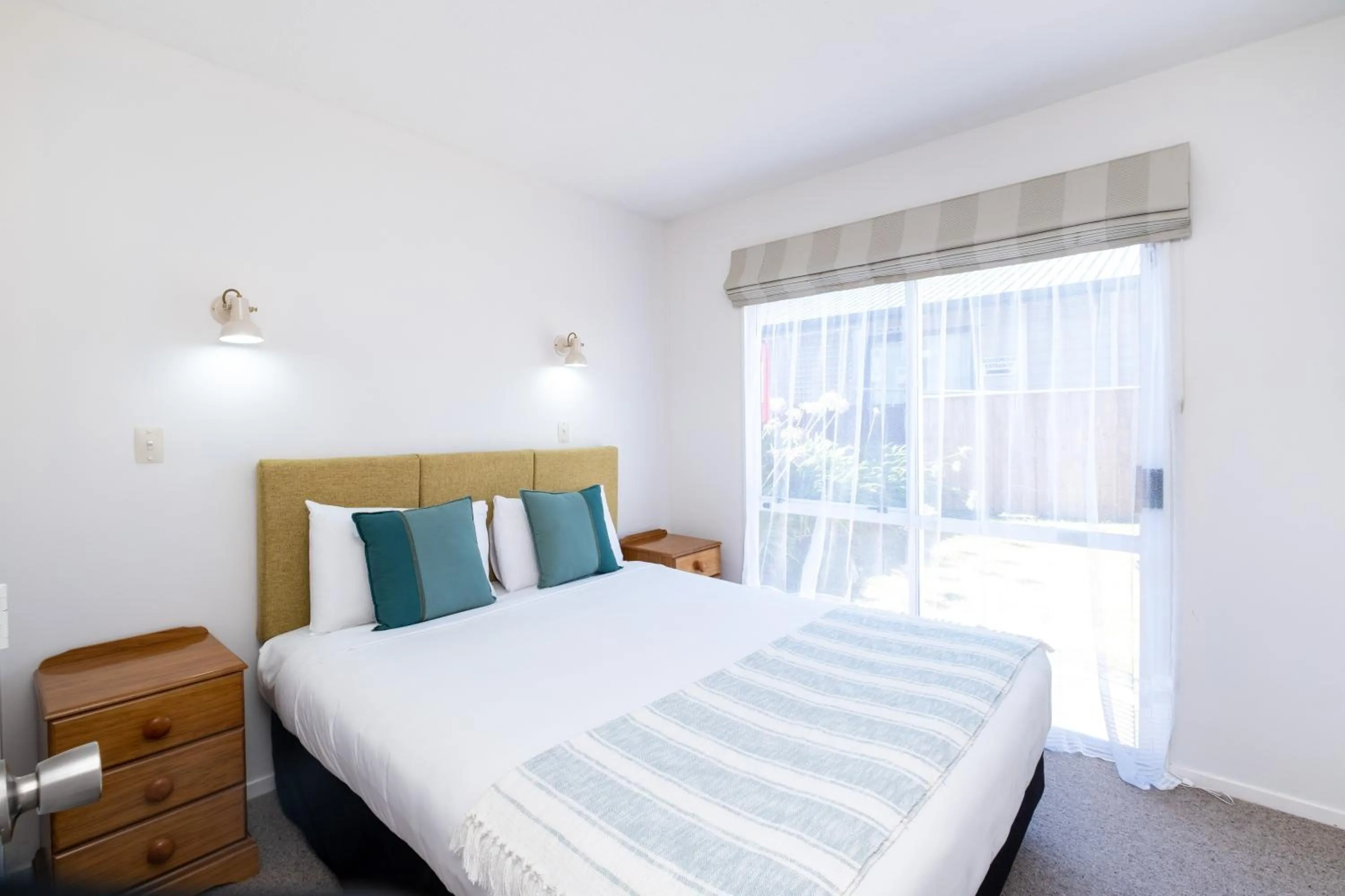 Bedroom, Bed in Chevron Motel